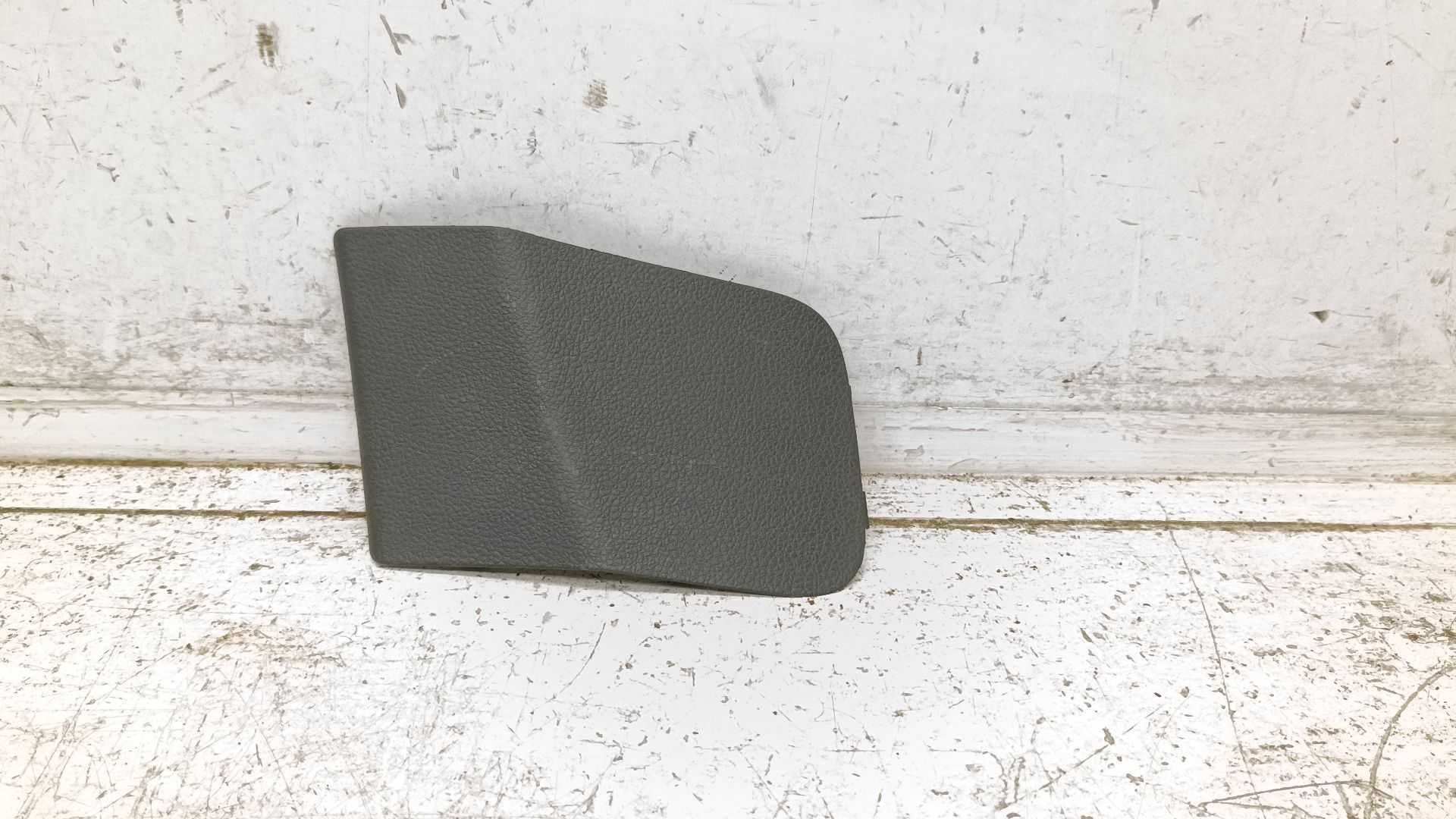 Recambio de moldura para volkswagen golf vii lim. 2.0 tsi referencia OEM IAM 5G6867658  
