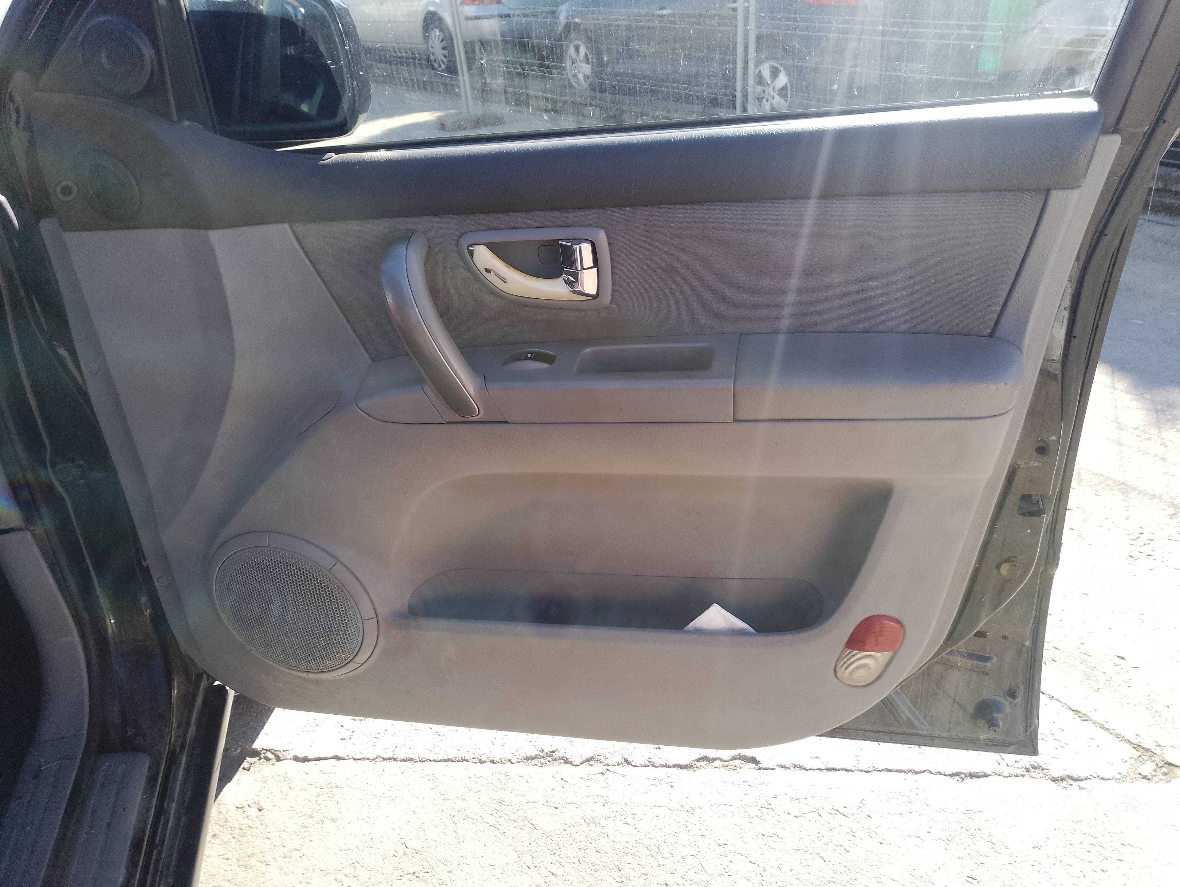 Recambio de guarnecido puerta delantera derecha para kia sorento 2.5 crdi active referencia OEM IAM   