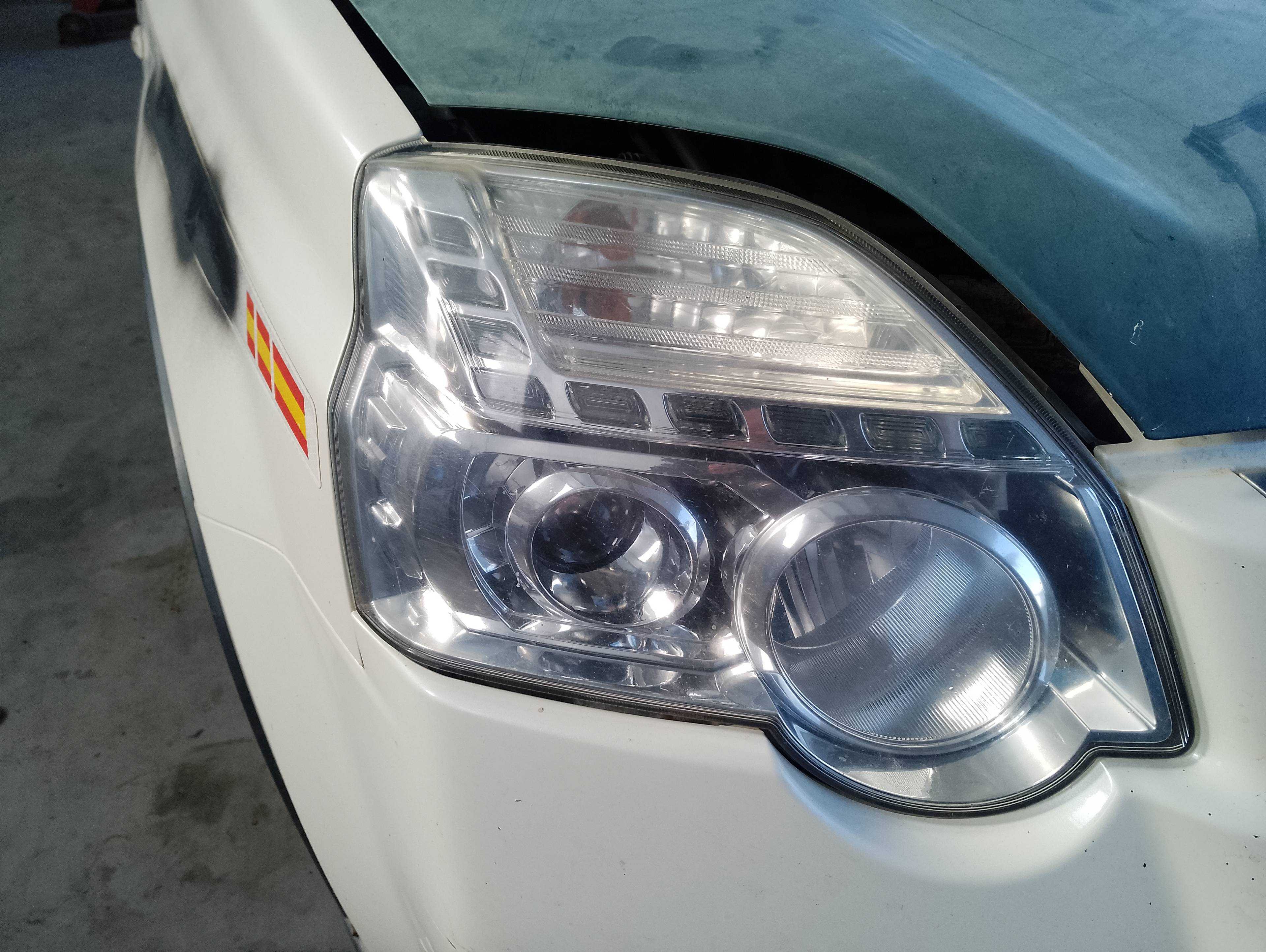 Recambio de faro derecho para nissan x-trail (t31) le referencia OEM IAM   