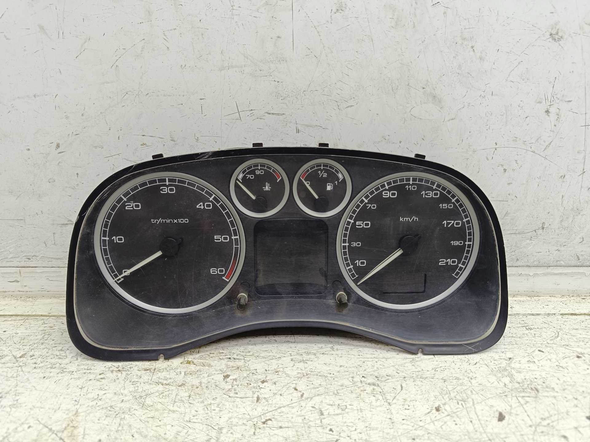 Recambio de cuadro instrumentos para peugeot 307 (s1) xr clim referencia OEM IAM 9646742480  