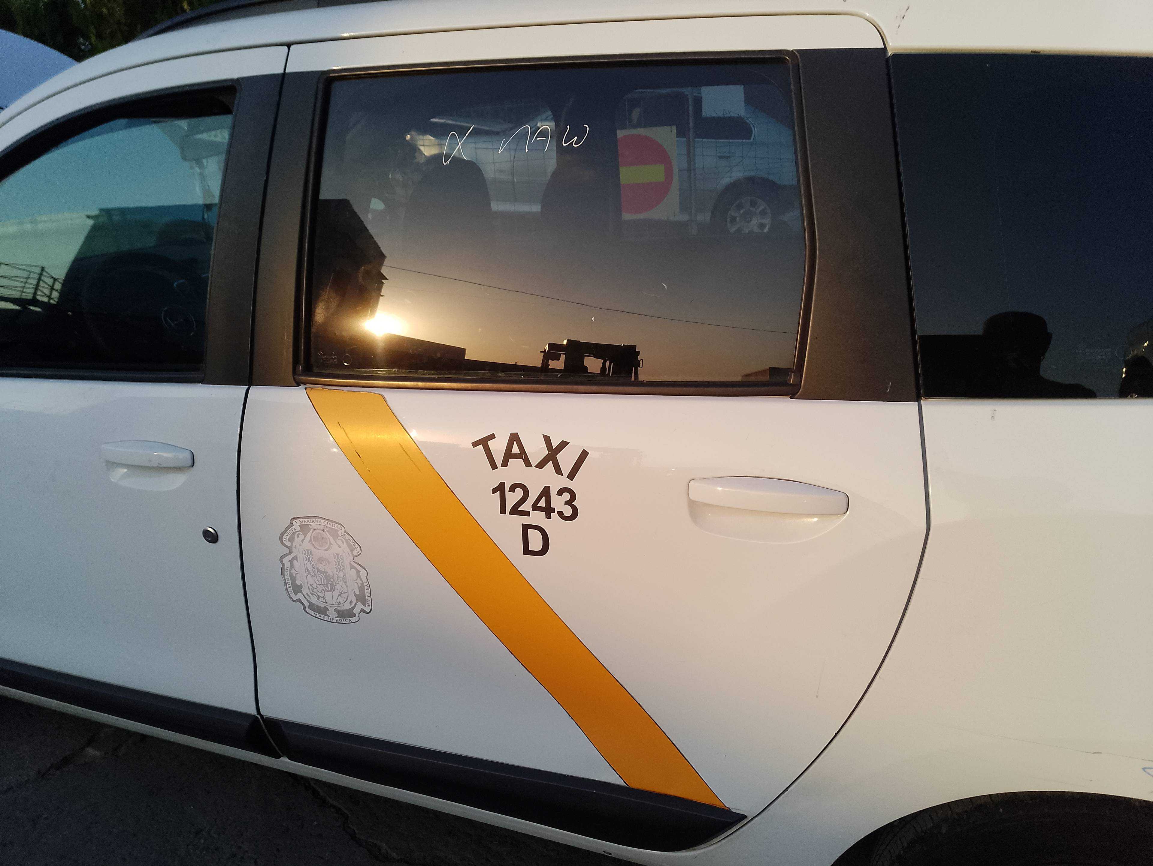 Recambio de puerta trasera izquierda para dacia lodgy ambiance referencia OEM IAM   