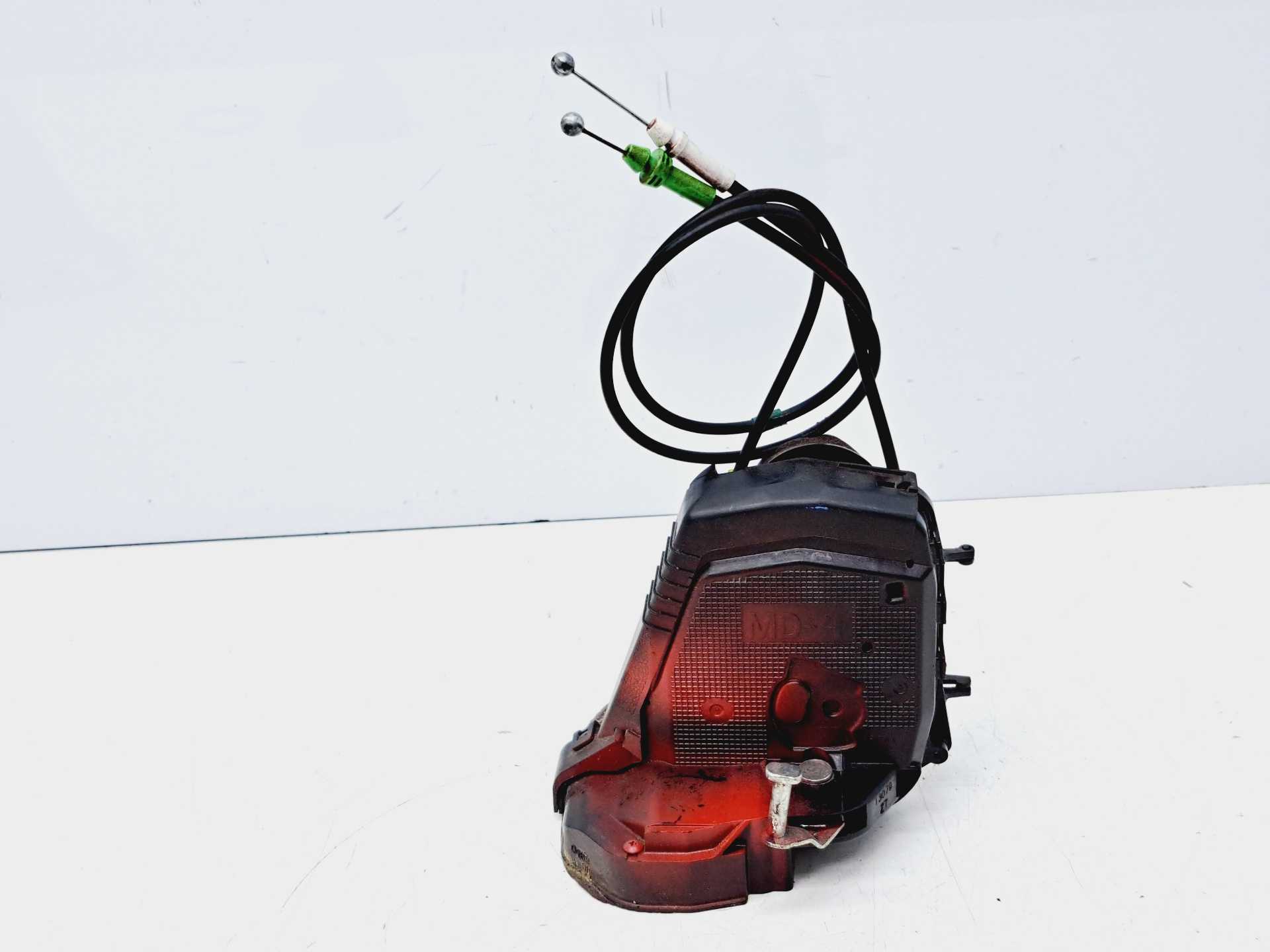 Recambio de cerradura puerta trasera derecha para toyota yaris 1.4 turbodiesel cat referencia OEM IAM   