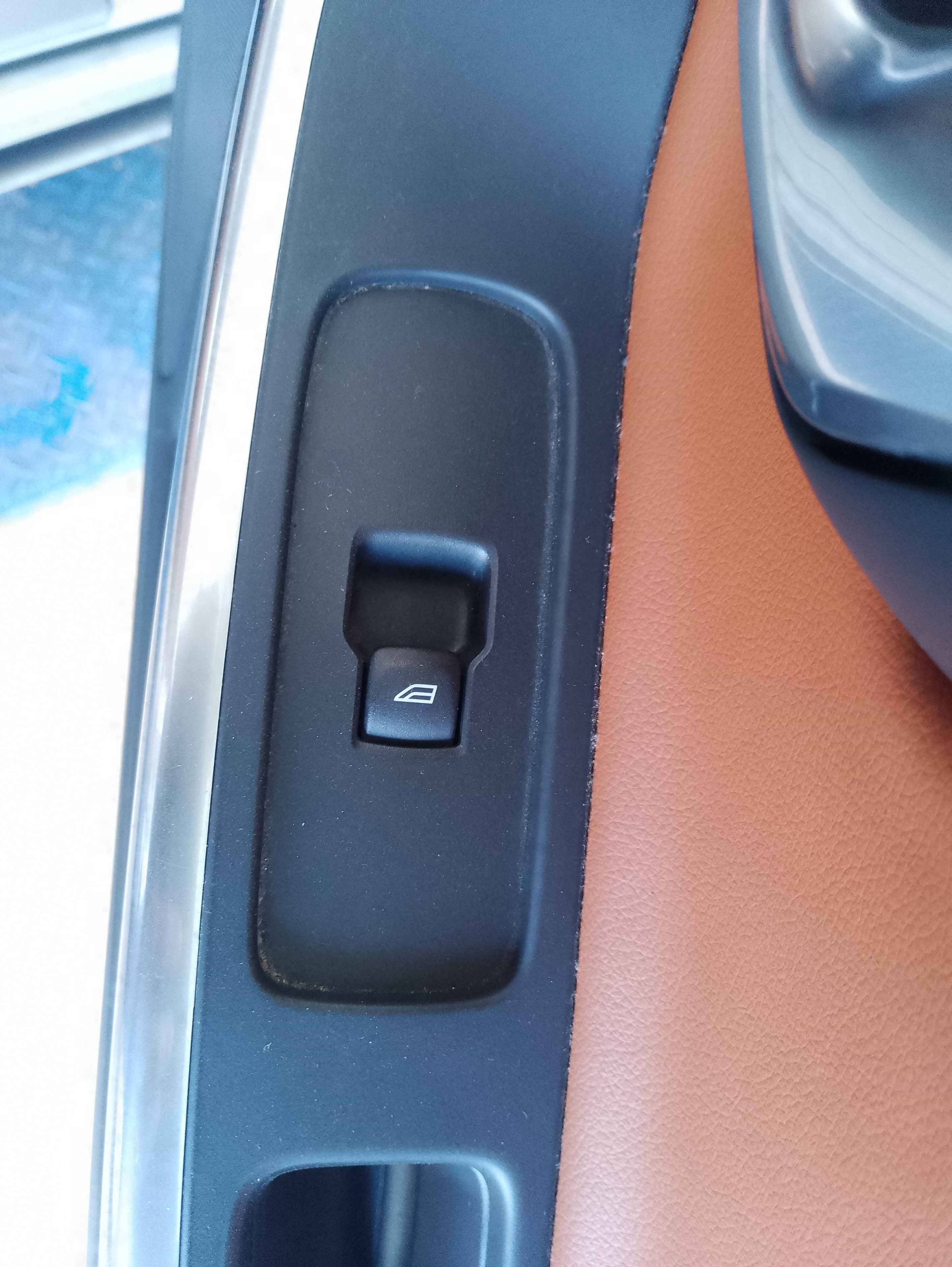Recambio de mando elevalunas delantero derecho para volvo v60 kombi plug-in hybrid awd referencia OEM IAM   