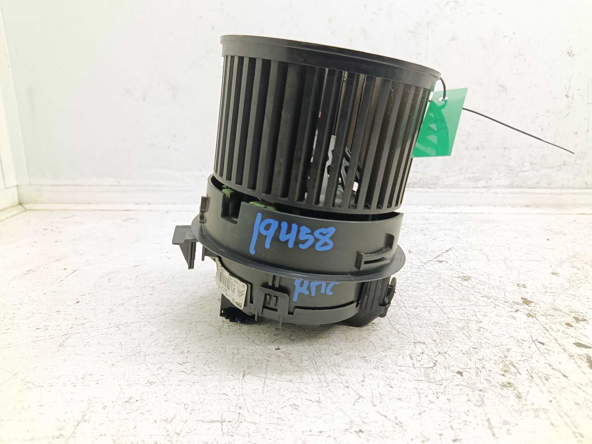 Recambio de motor calefaccion para peugeot 208 style referencia OEM IAM 587015101015 T1013140A 