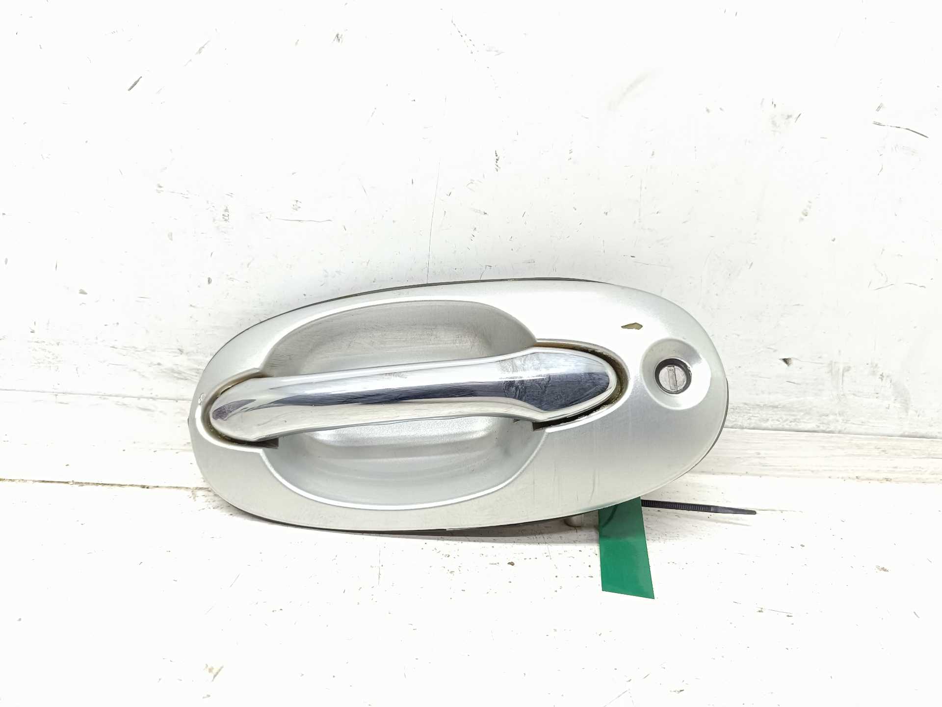 Recambio de maneta exterior delantera derecha para kia carnival ii 2.9 cdri ex referencia OEM IAM K53A58410  