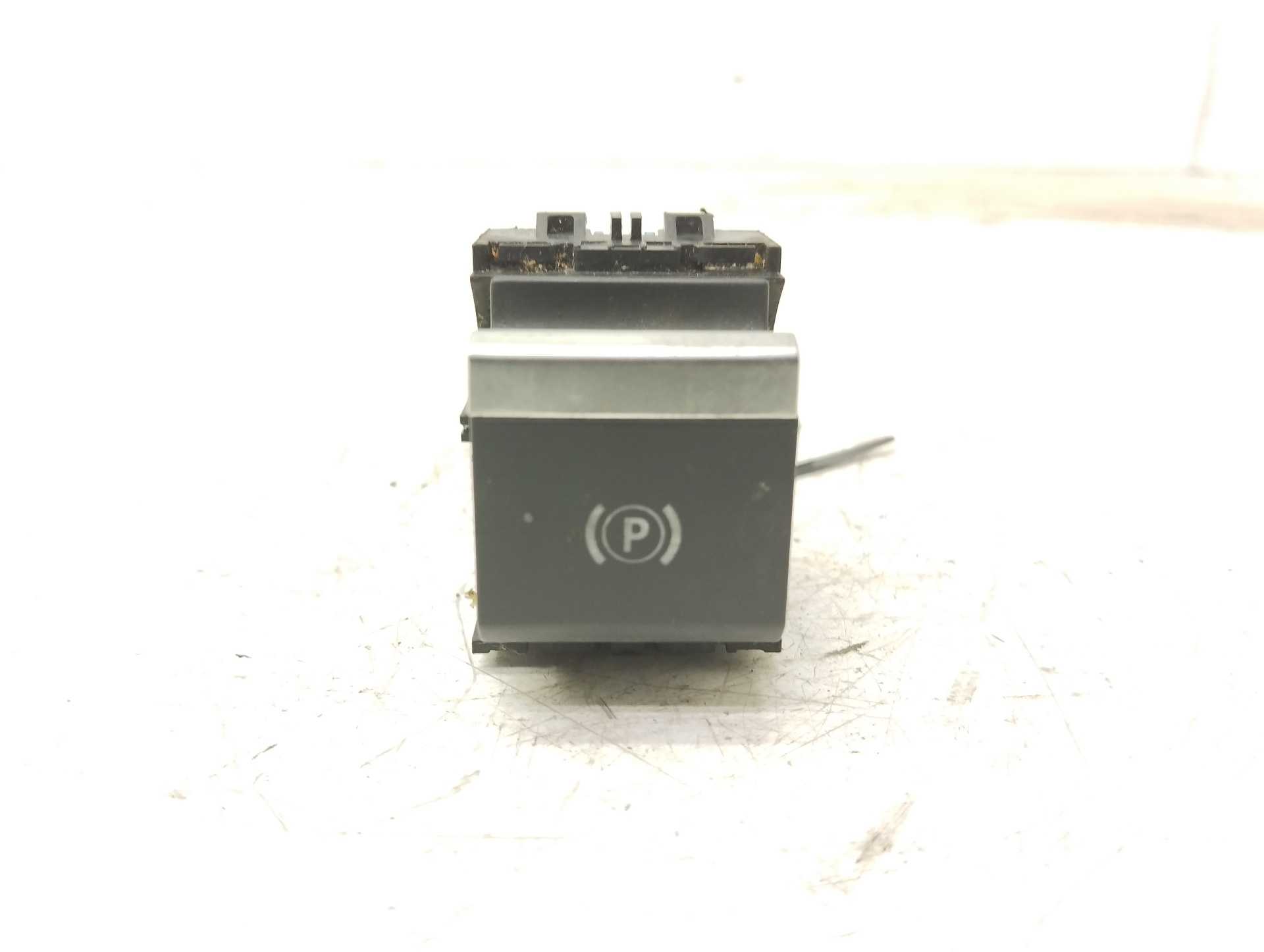 Recambio de freno de mano electrico para citroën c4 berlina c-series referencia OEM IAM 9813146377 1052029906 