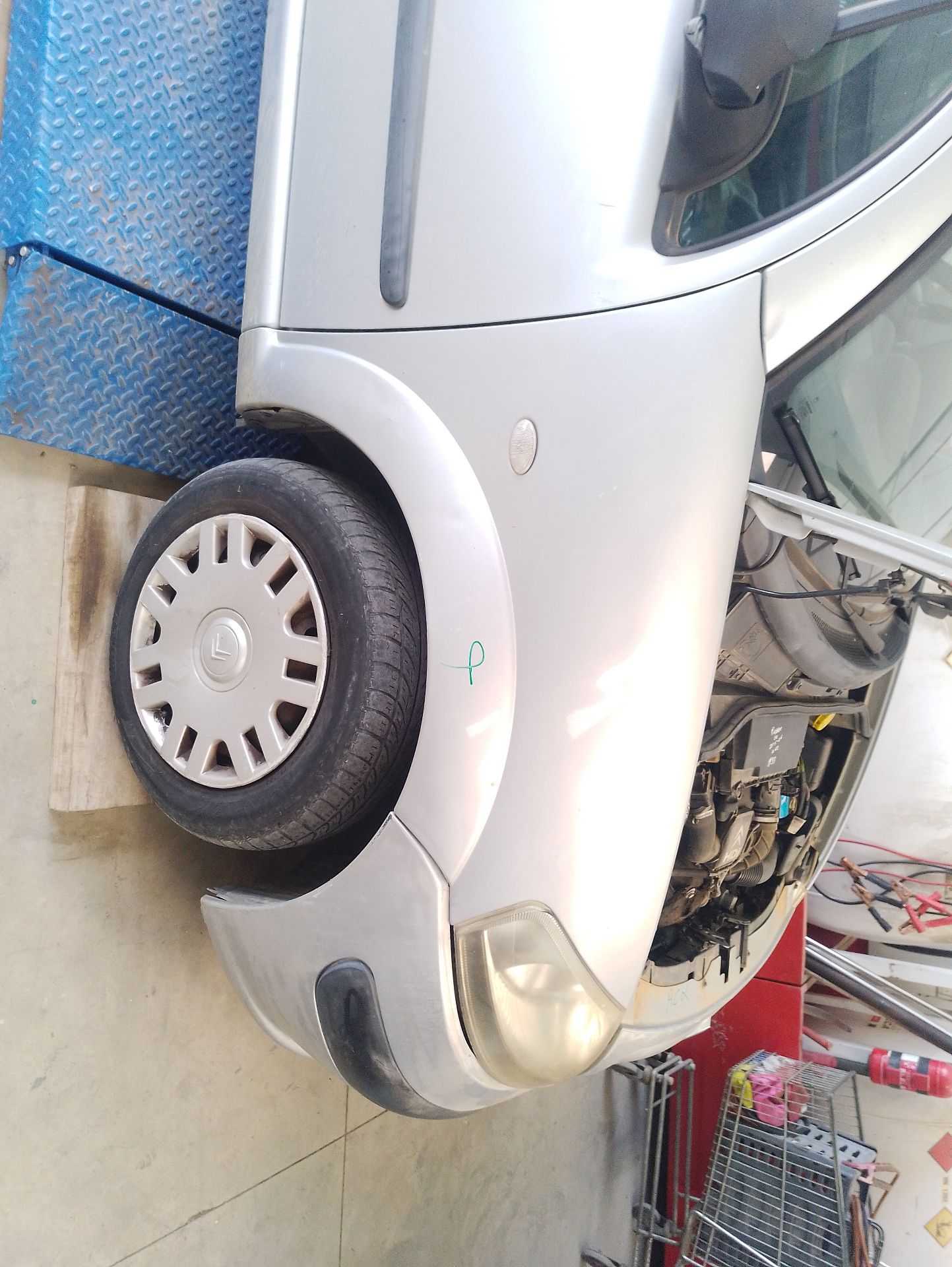Recambio de aleta delantera derecha para citroën c3 i (fc_, fn_) 1.4 hdi referencia OEM IAM 7841P4  