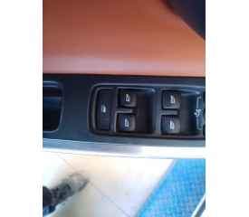 MANDO ELEVALUNAS DELANTERO IZQUIERDO 31343102 
