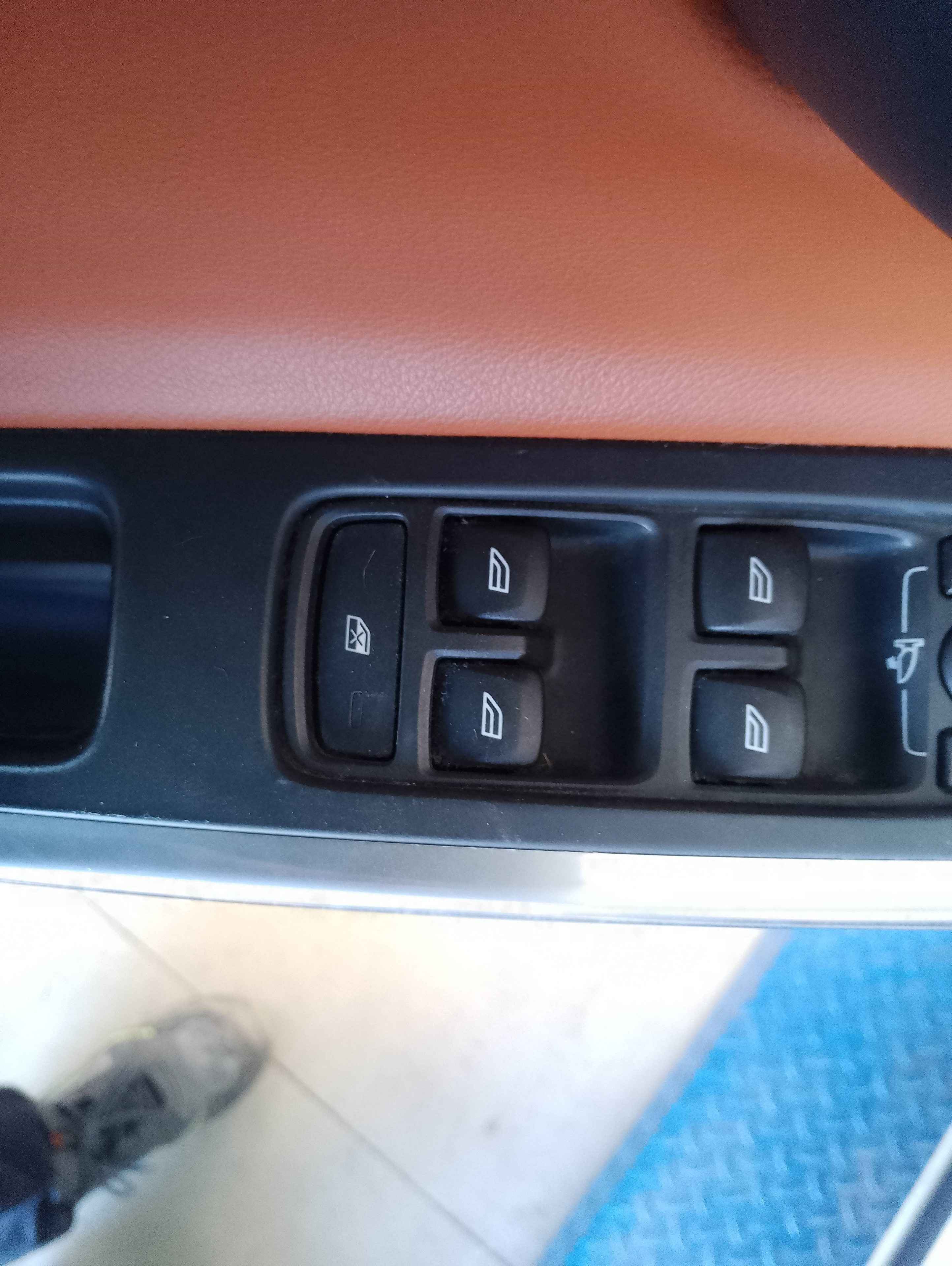 Recambio de mando elevalunas delantero izquierdo para volvo v60 kombi plug-in hybrid awd referencia OEM IAM   