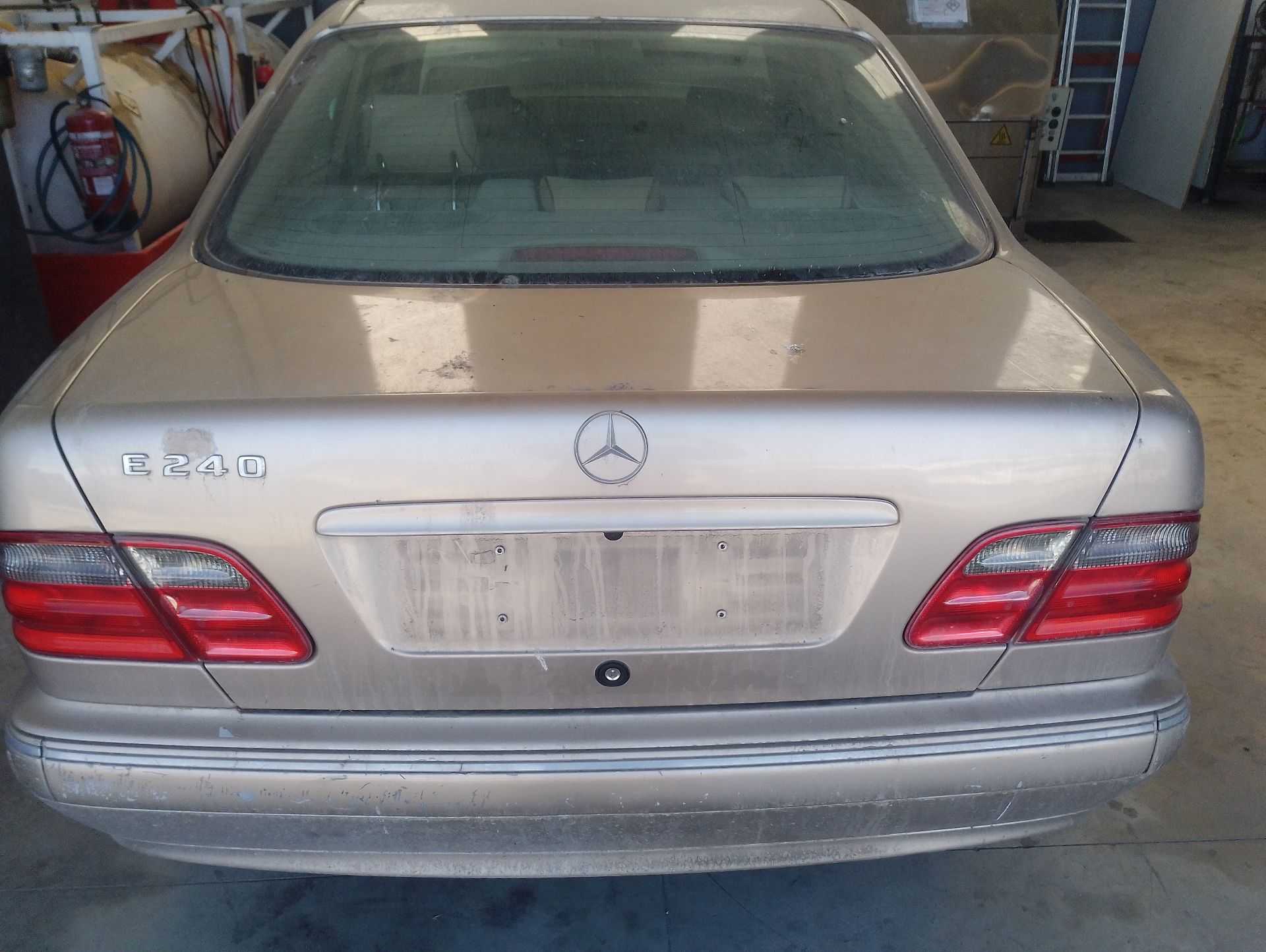 Recambio de tapa maletero para mercedes-benz clase e (w210) e 240 (210.062) referencia OEM IAM   