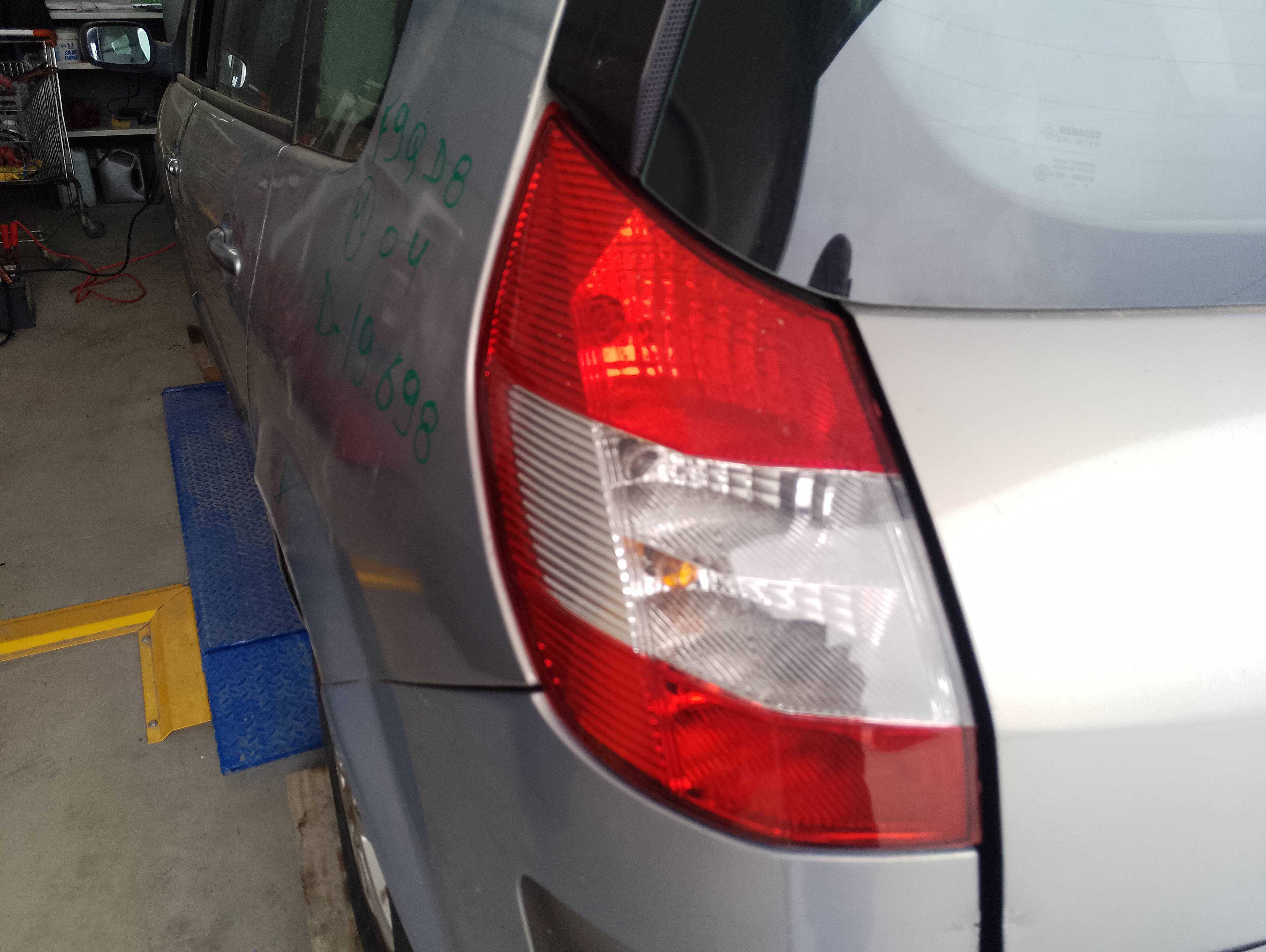 Recambio de piloto trasero izquierdo para renault scenic ii confort authentique referencia OEM IAM   