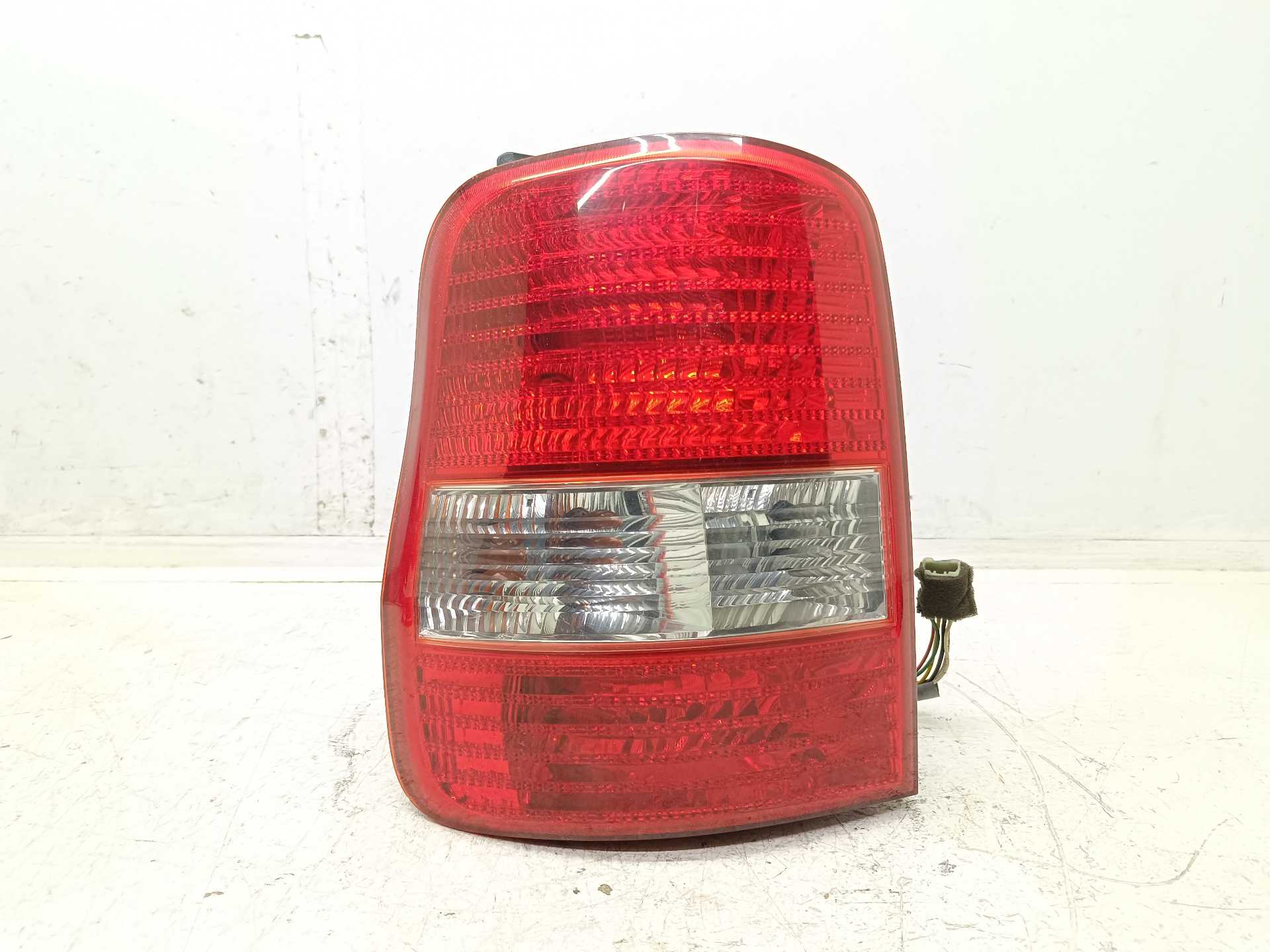 Recambio de piloto trasero izquierdo para kia carnival ii 2.9 cdri ex referencia OEM IAM 1K53A51140  