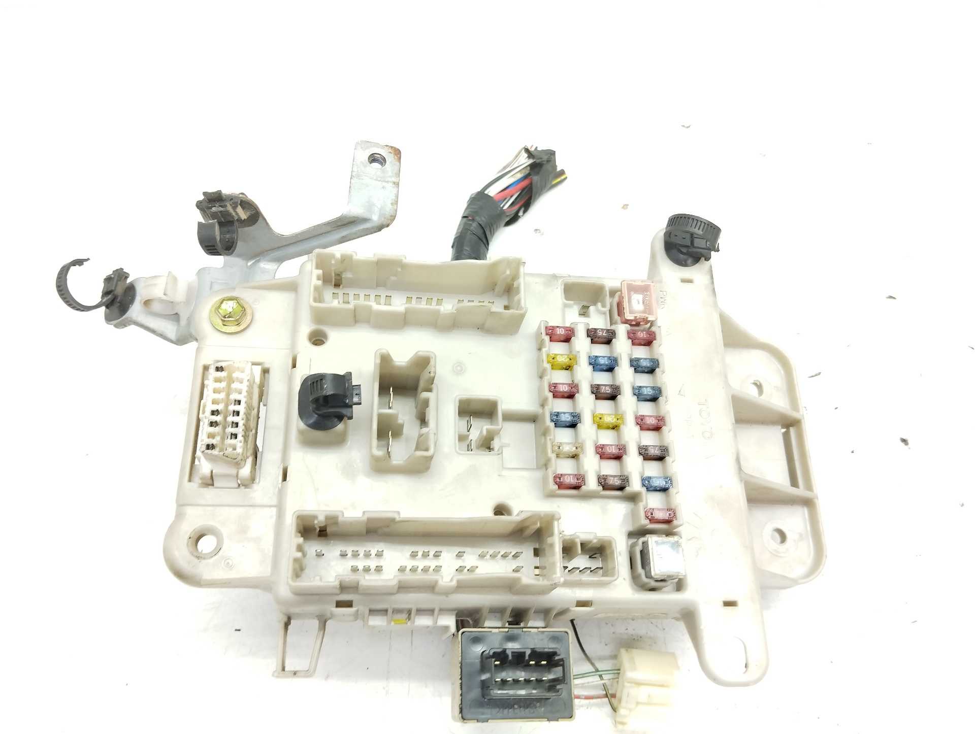 Recambio de caja reles / fusibles para toyota rav 4 (a2) 1.8 16v cat referencia OEM IAM   