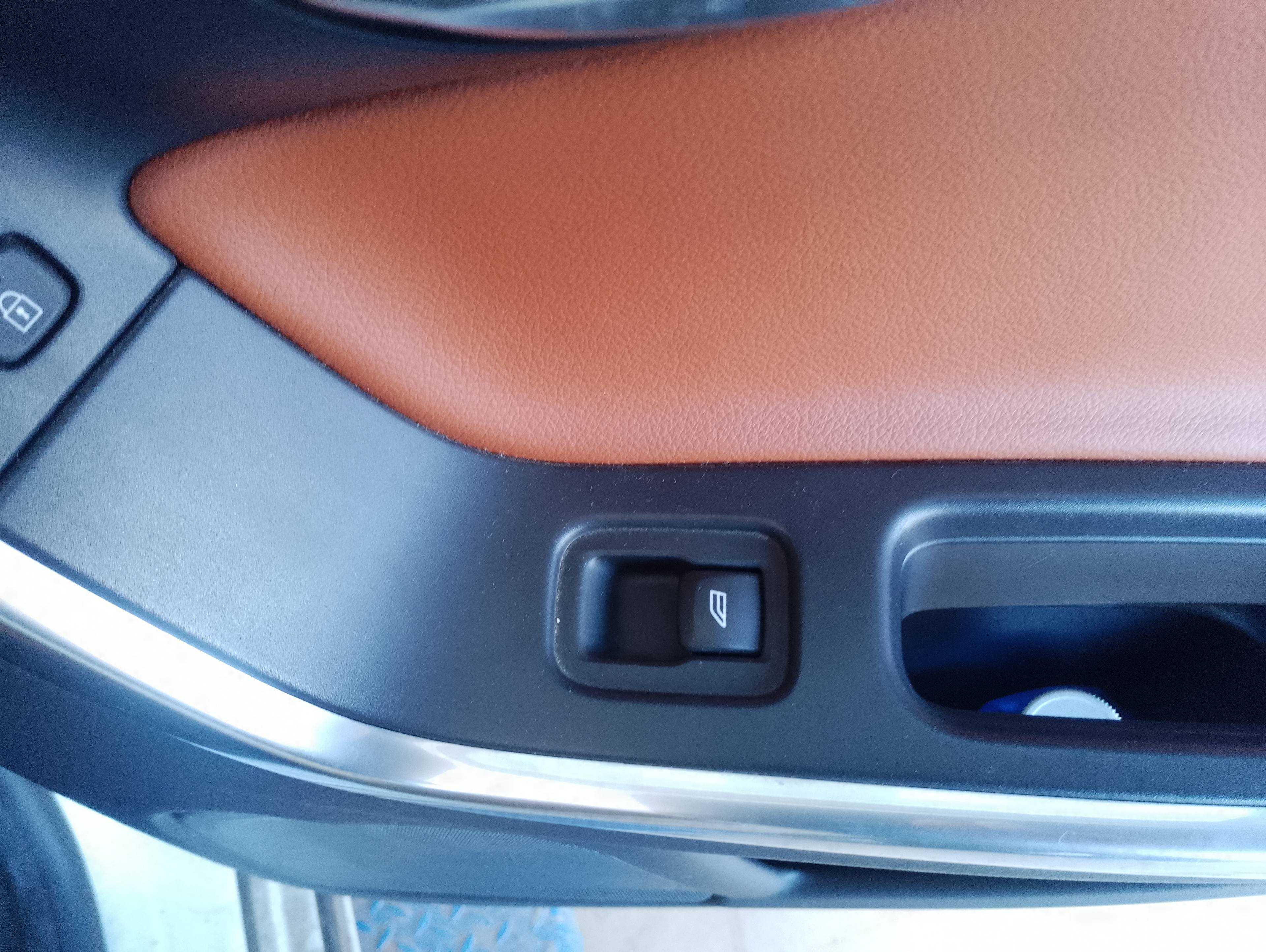 Recambio de mando elevalunas trasero derecho para volvo v60 kombi plug-in hybrid awd referencia OEM IAM   