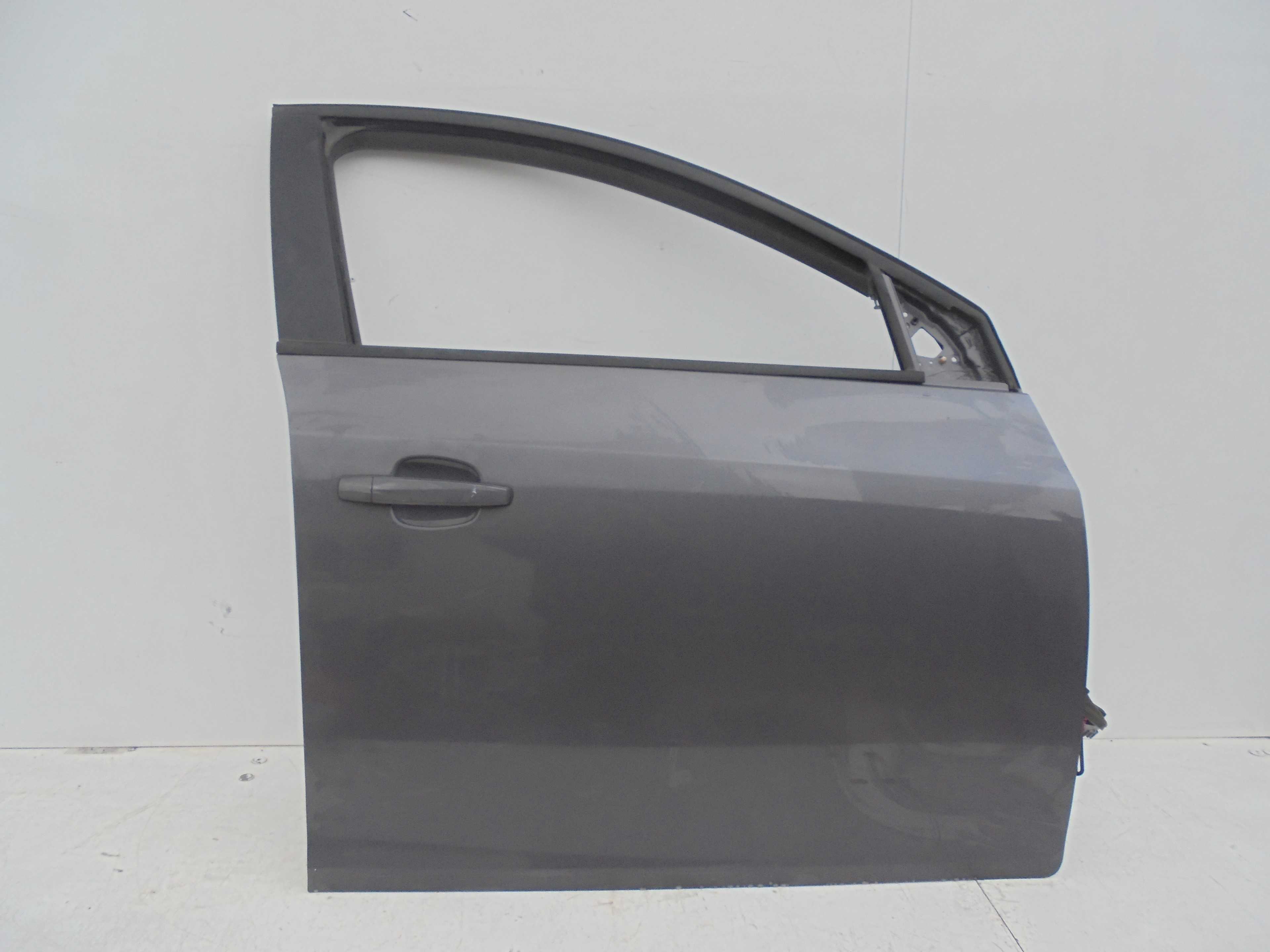 Recambio de puerta delantera derecha para chevrolet cruze station wagon lt+ referencia OEM IAM   
