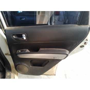 GUARNECIDO PUERTA TRASERA DERECHA 