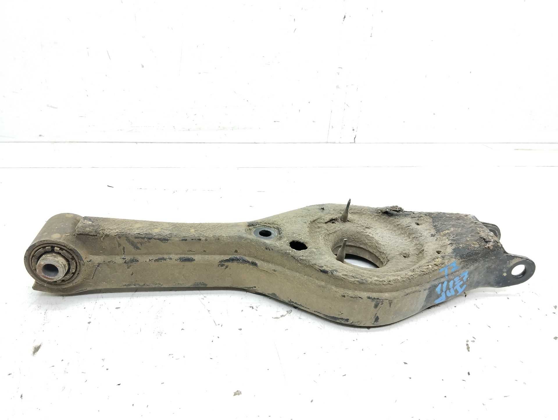 Recambio de brazo suspension superior trasero izquierdo para kia cee´d business referencia OEM IAM   