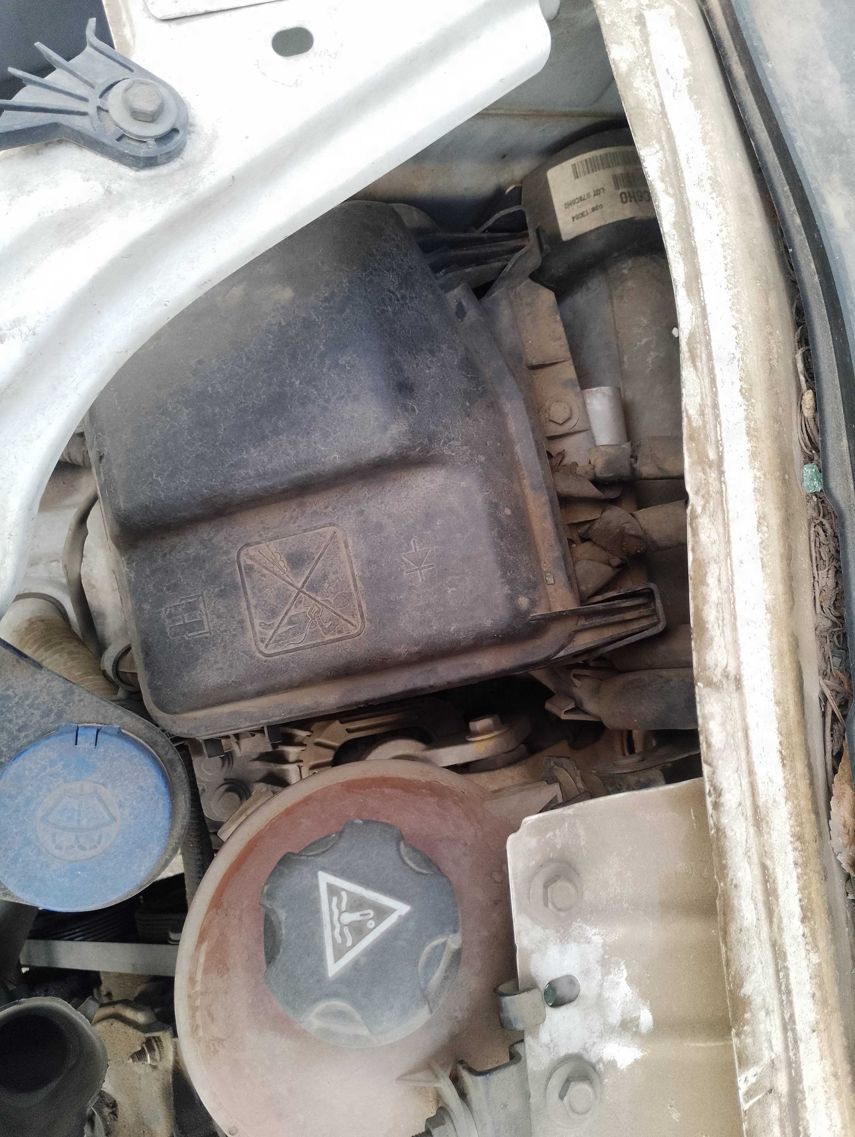 Recambio de caja reles / fusibles para citroën jumpy hdi 165 fap 29 l1h1 kasten referencia OEM IAM   