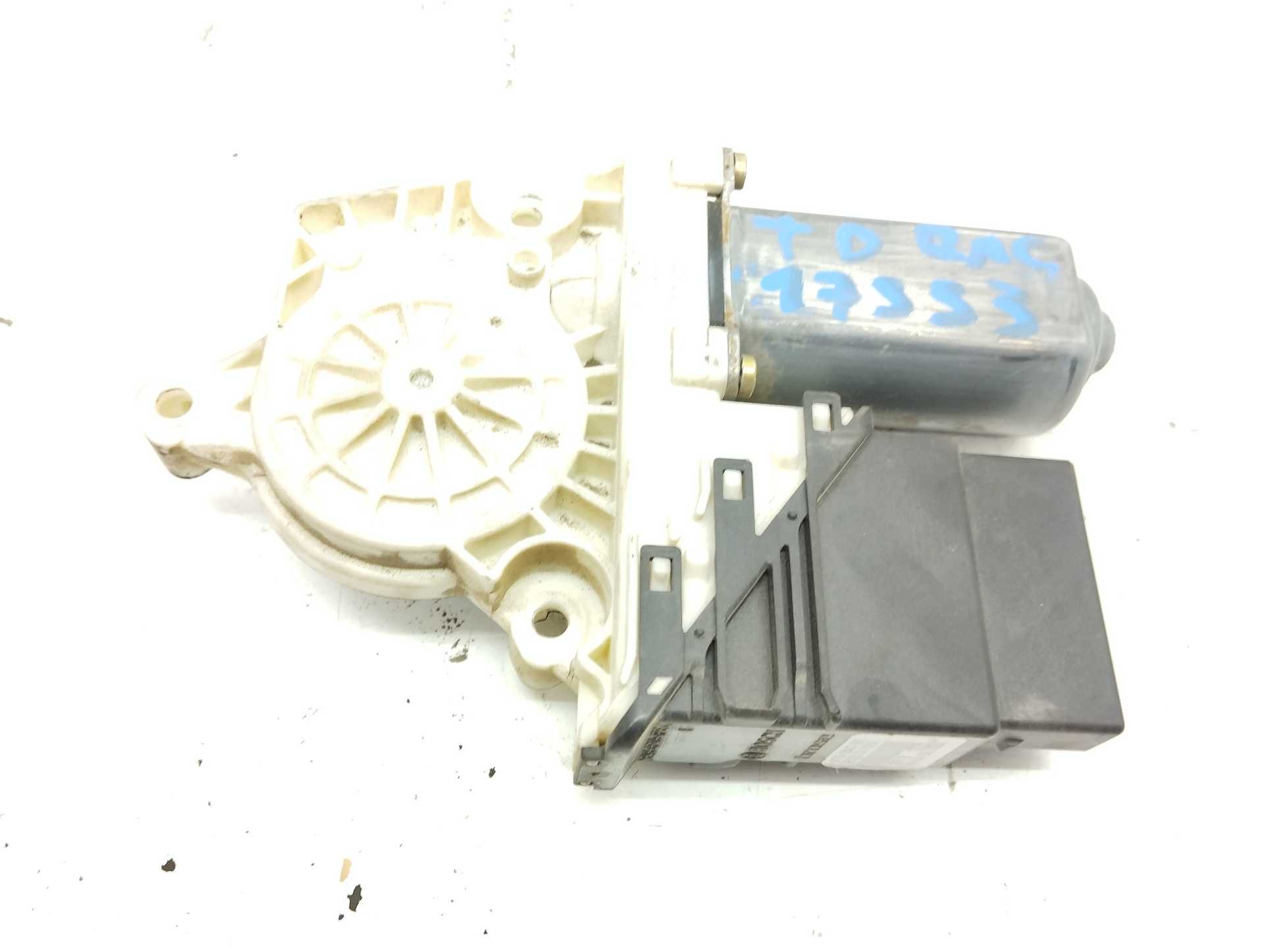 Recambio de motor elevalunas trasero derecho para seat toledo (1m2) referencia OEM IAM F005S00060  
