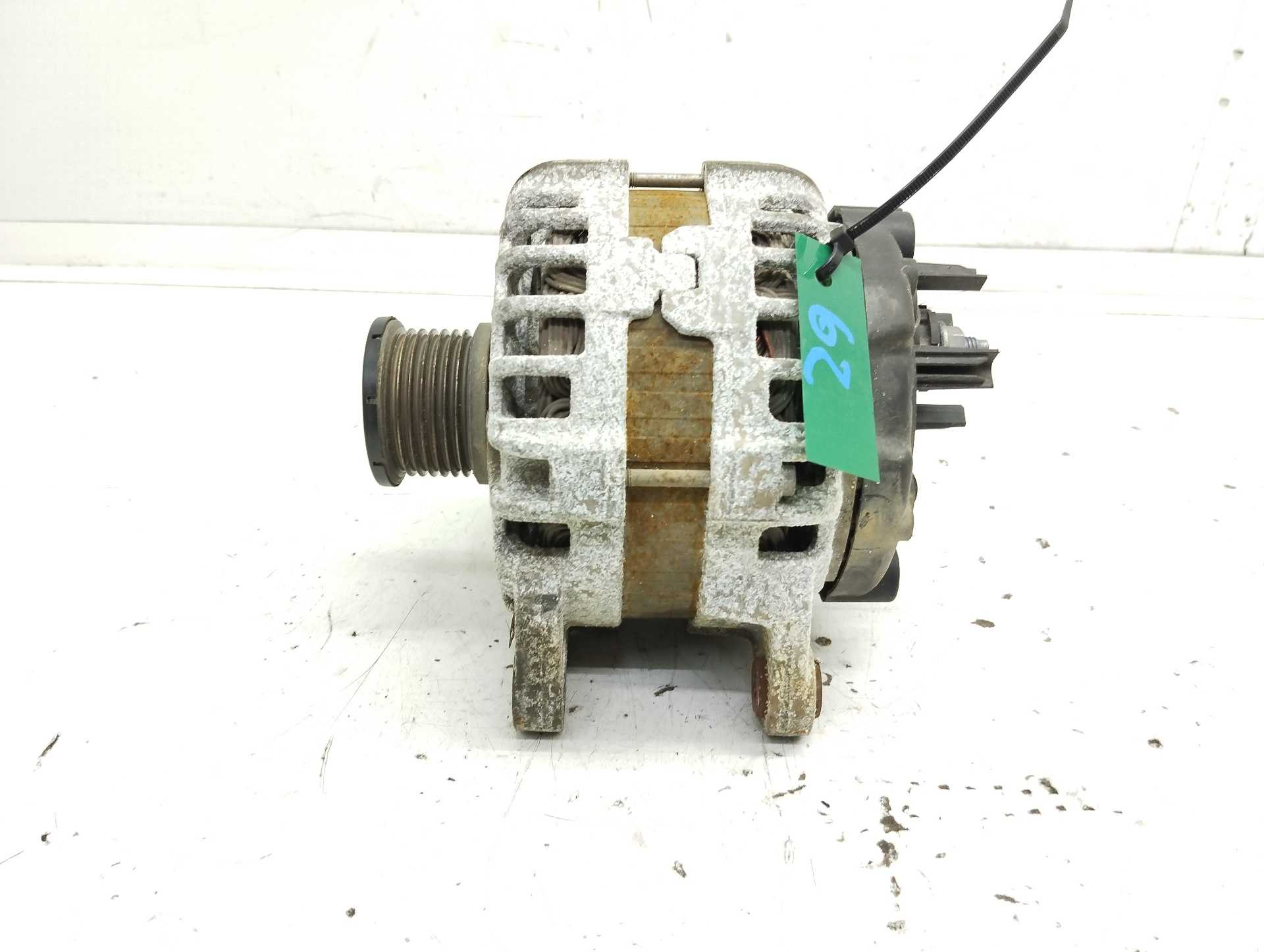 Recambio de alternador para renault kadjar bose edition referencia OEM IAM F000BL0814 231004BE0BF BOSCH