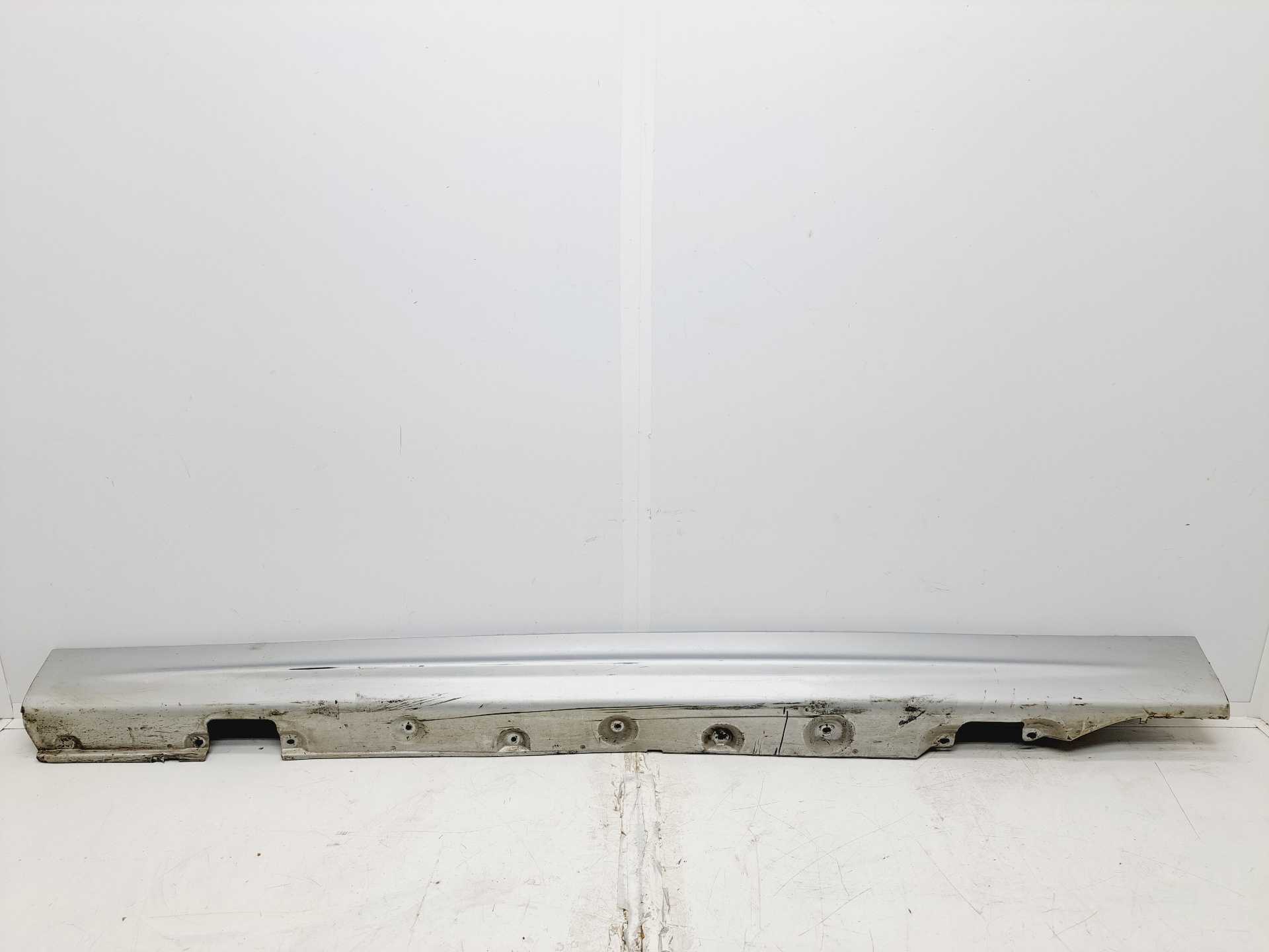 Recambio de faldon lateral para bmw serie 3 berlina (e46) 320d referencia OEM IAM 51718209755  