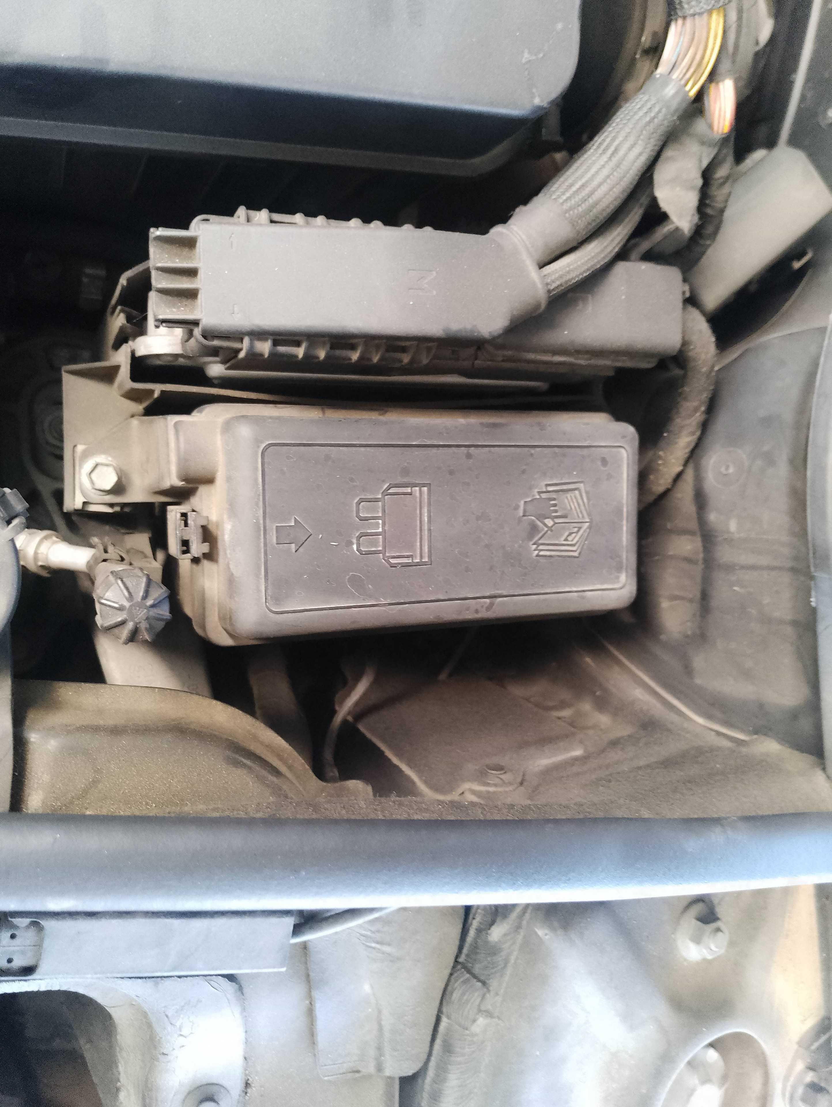 Recambio de caja reles / fusibles para bmw mini countryman (r60) cooper d referencia OEM IAM   