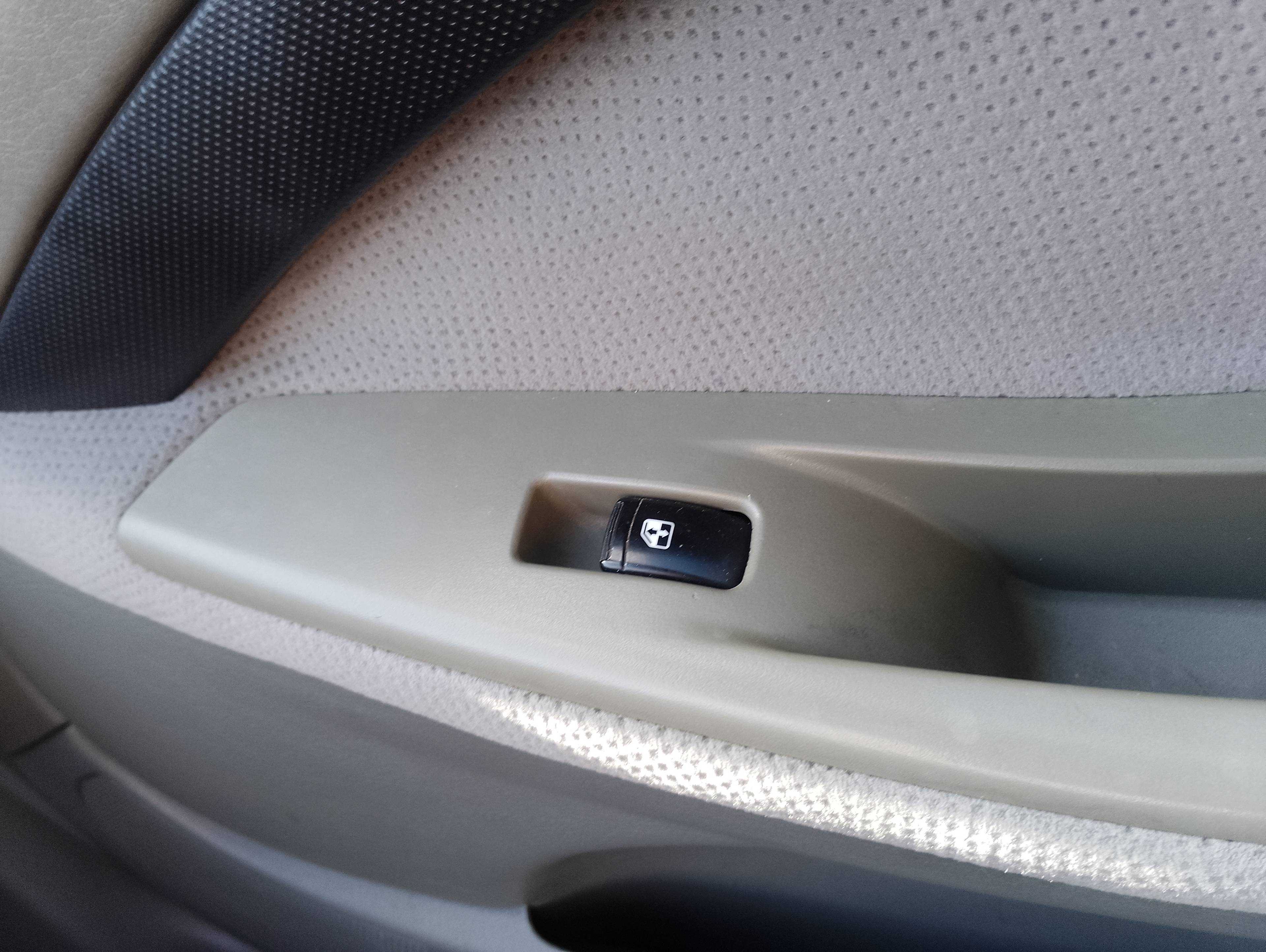 Recambio de mando elevalunas delantero derecho para chevrolet nubira berlina 2.0 tcdi referencia OEM IAM   