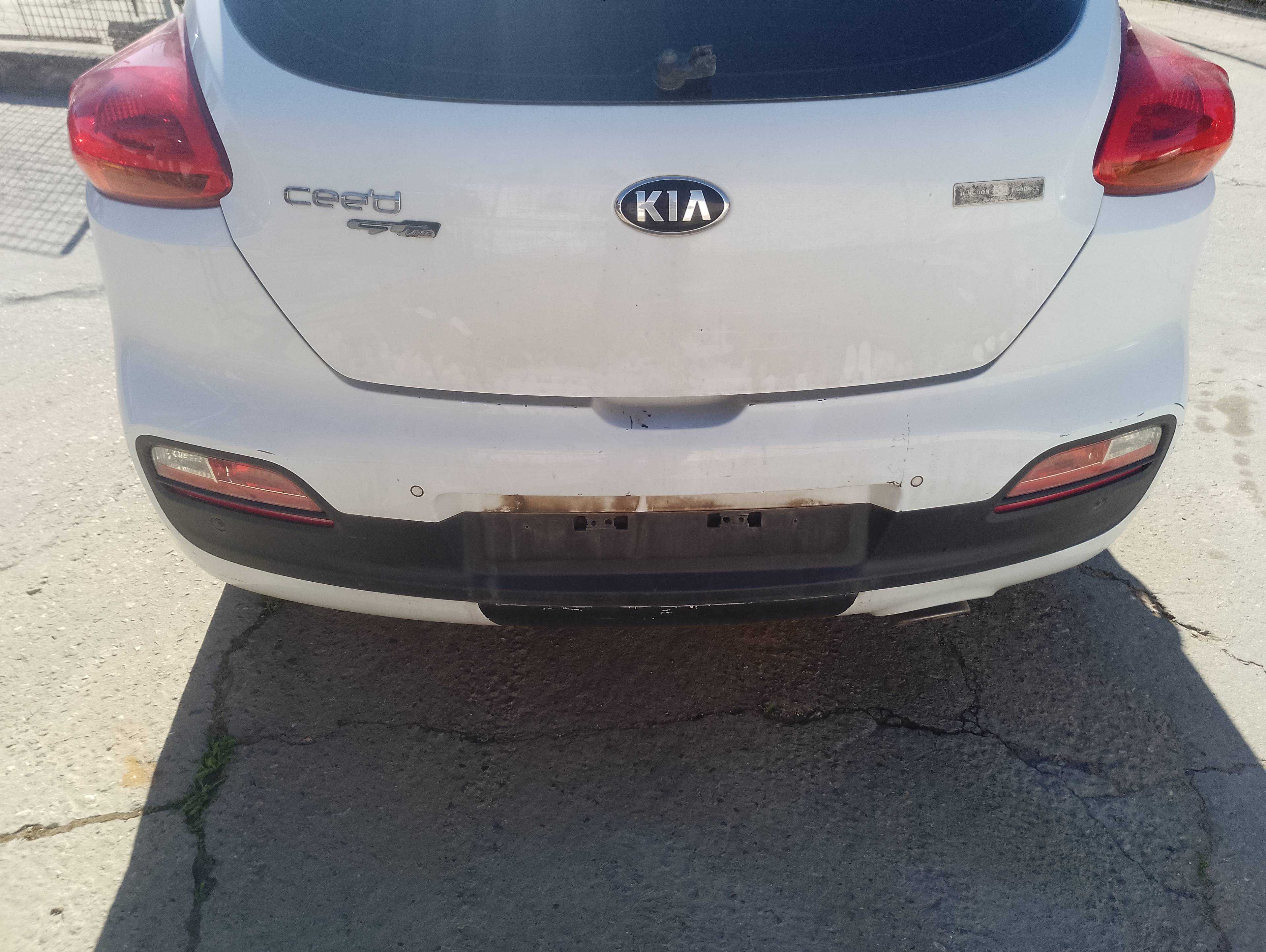 Recambio de paragolpes trasero para kia cee´d business referencia OEM IAM   