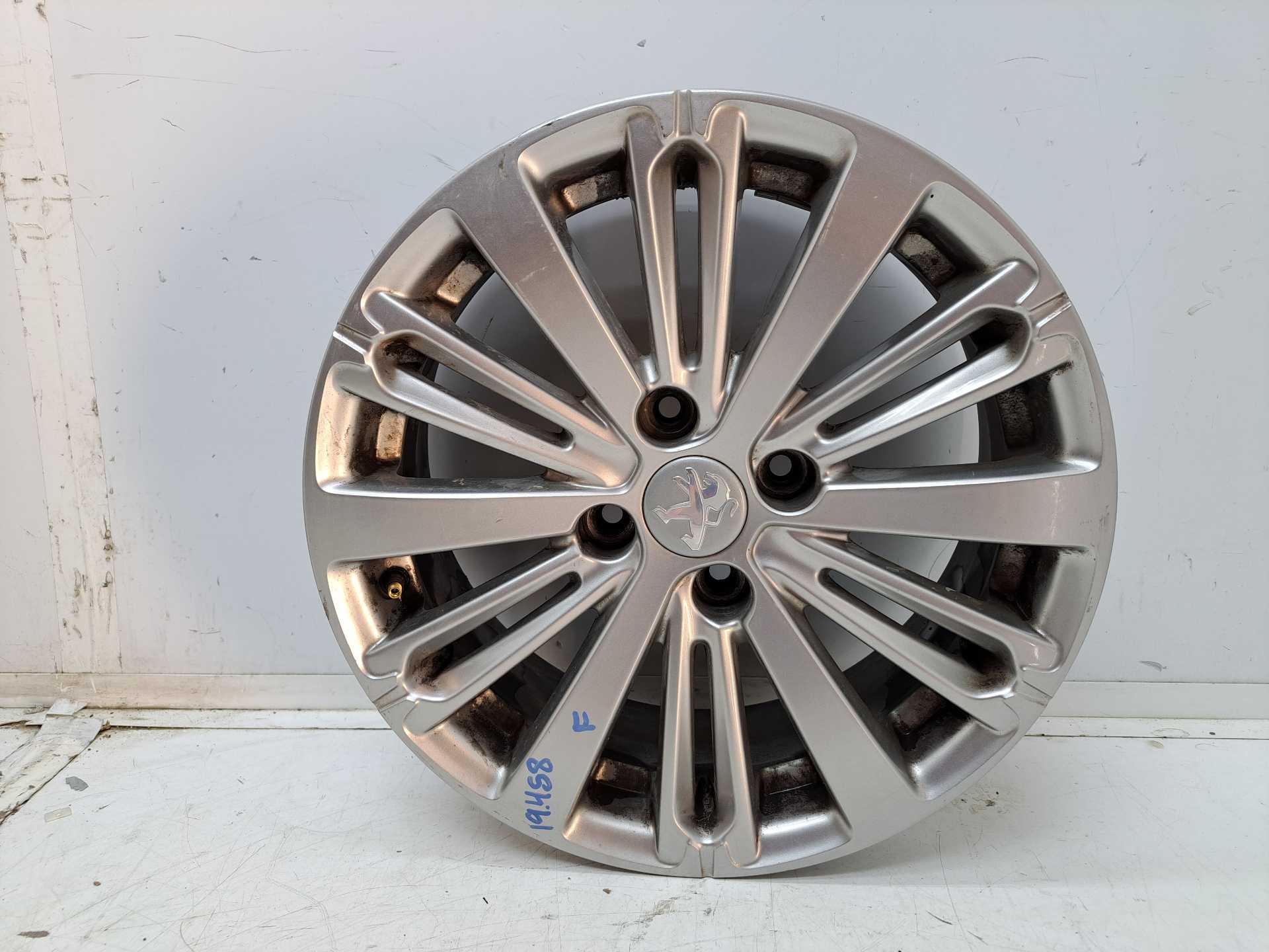 Recambio de llanta para peugeot 208 style referencia OEM IAM R16 9808137577 