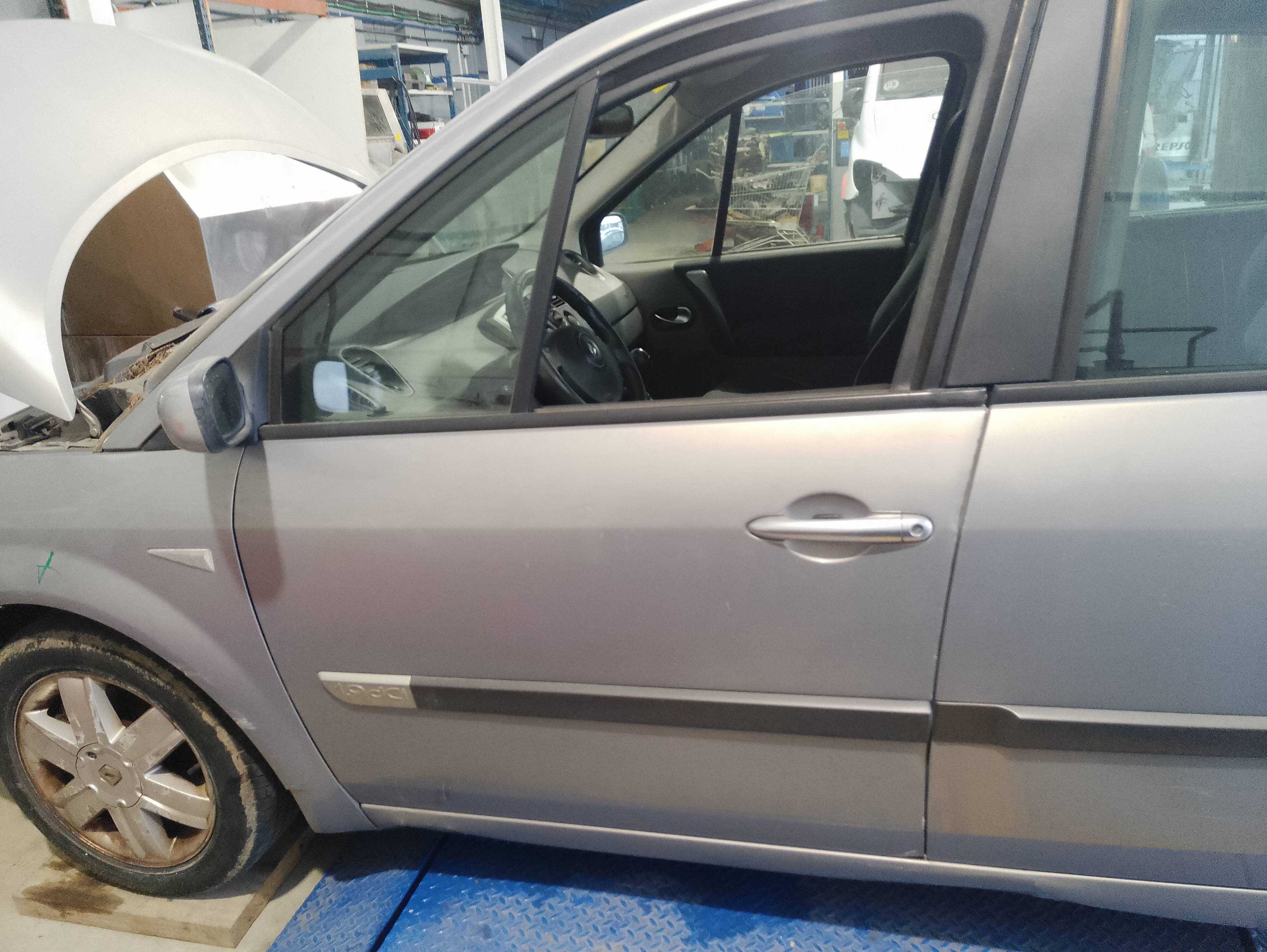 Recambio de puerta delantera izquierda para renault scenic ii confort authentique referencia OEM IAM   