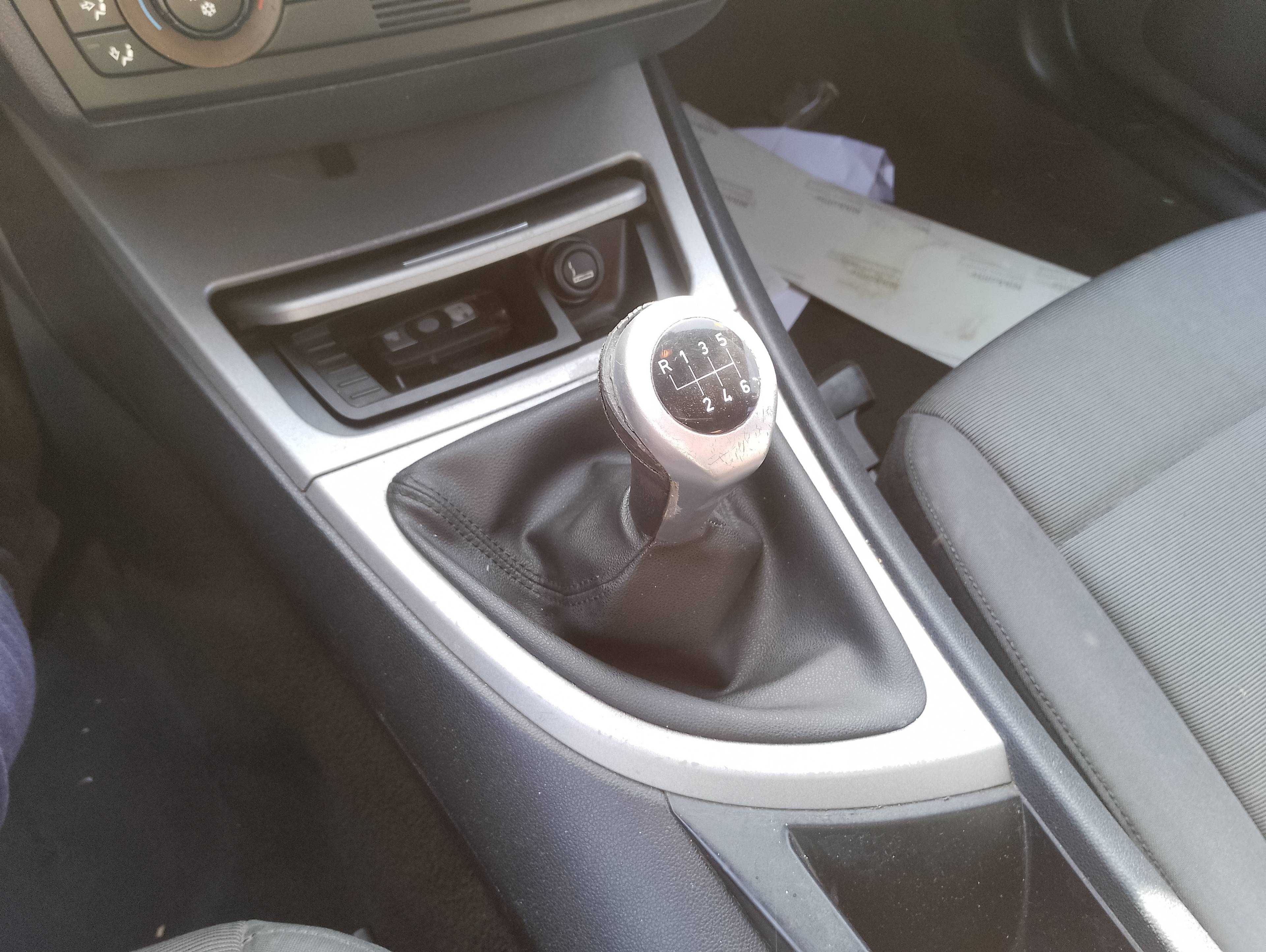 Recambio de palanca cambio para bmw serie 1 berlina (e81/e87) 118d referencia OEM IAM   