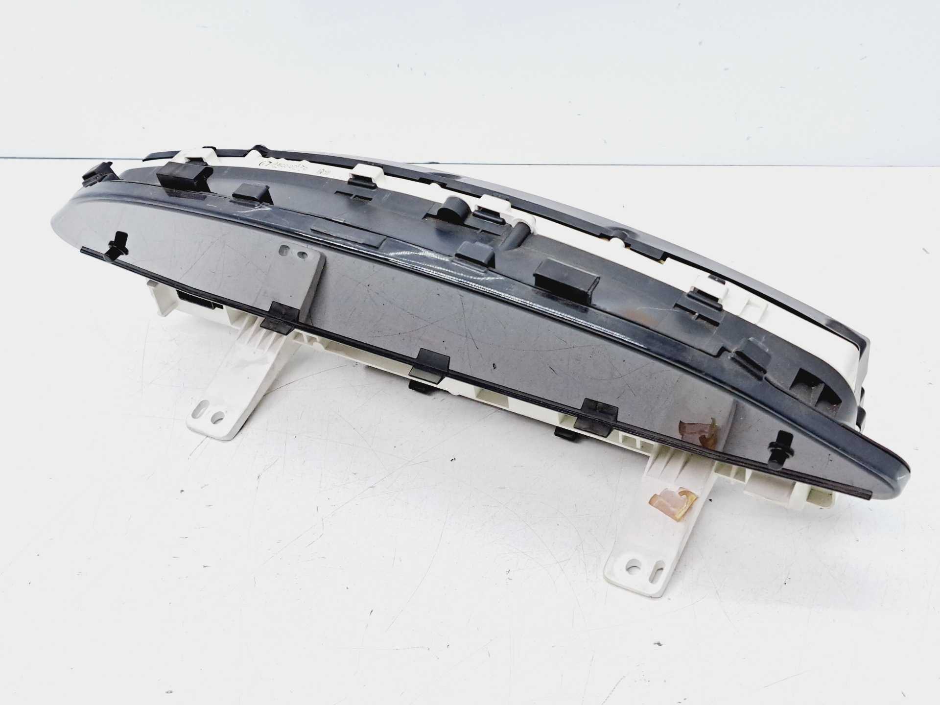 Recambio de cuadro instrumentos para toyota yaris 1.4 turbodiesel cat referencia OEM IAM 838000DG70 MR2574500261 