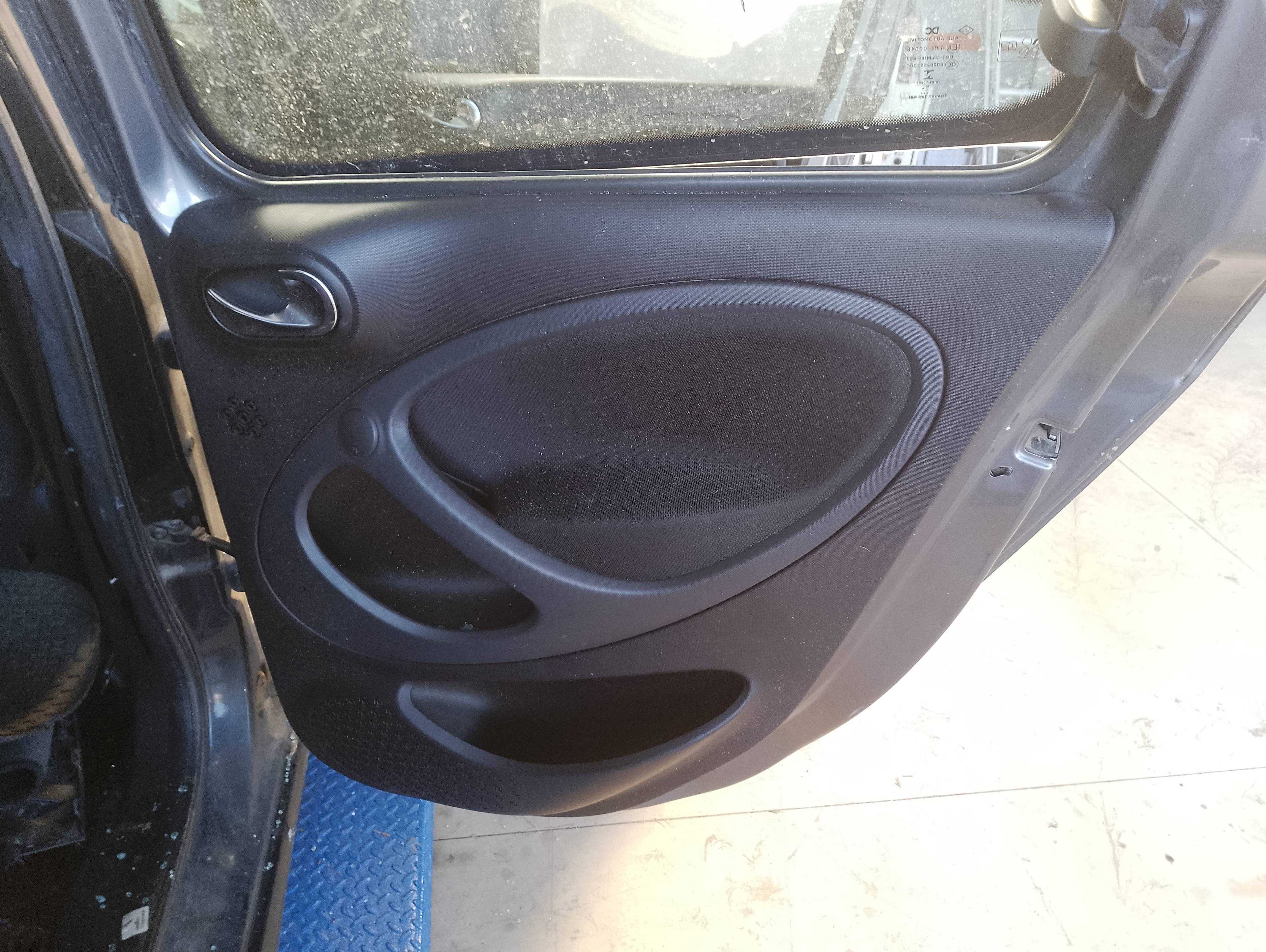 Recambio de guarnecido puerta trasera derecha para smart forfour basis (52kw) (453.042) referencia OEM IAM 829A03338R A453730740