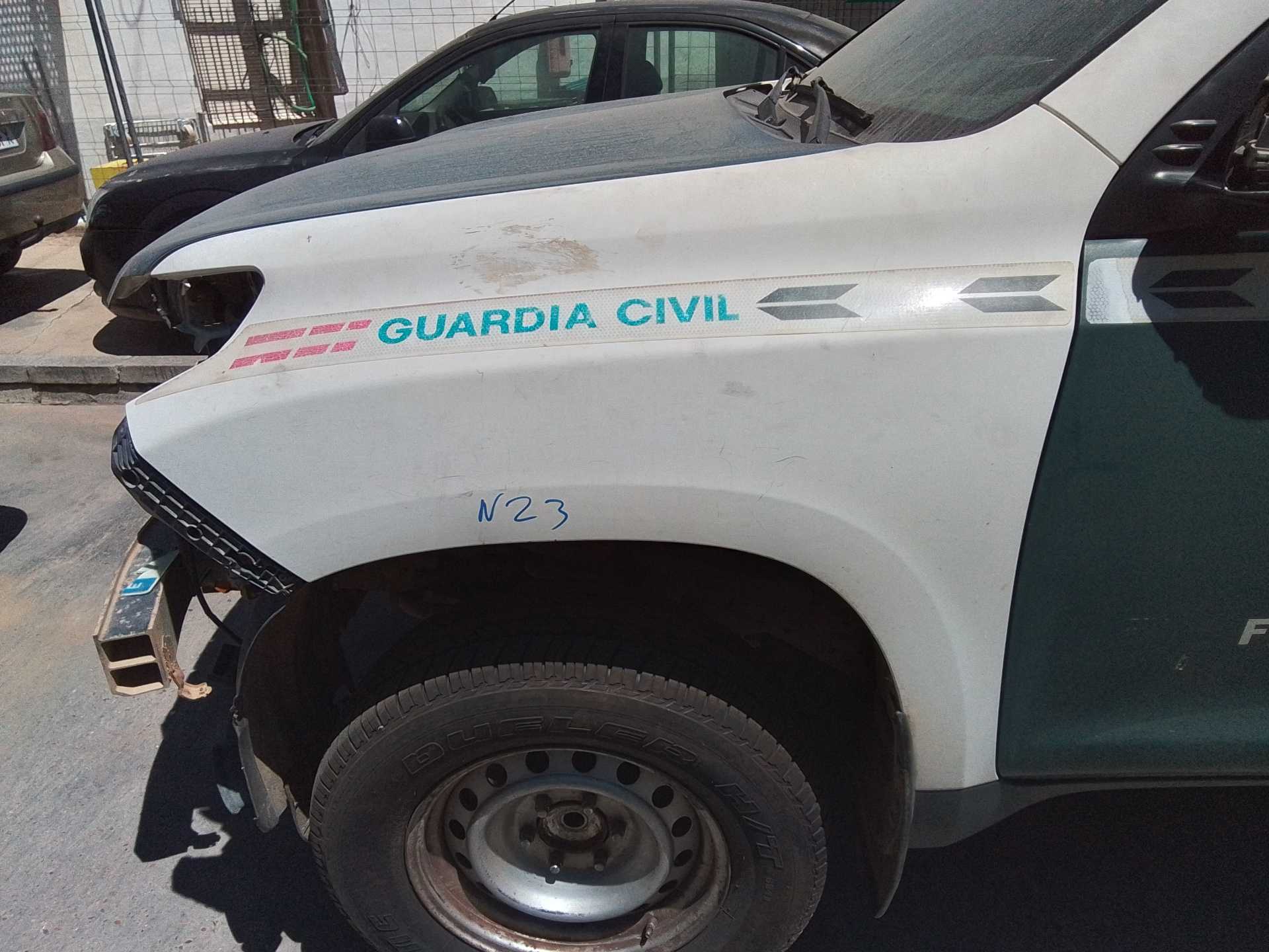 Recambio de aleta delantera izquierda para toyota land cruiser (j15) basis referencia OEM IAM   