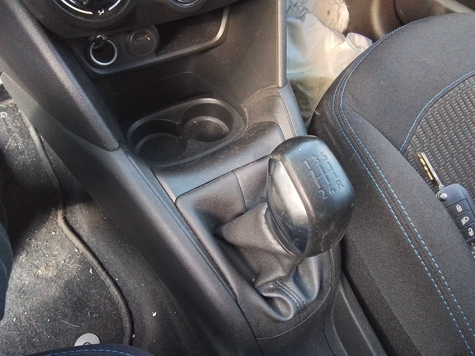 Recambio de palanca cambio para peugeot 208 1.2 12v e-vti referencia OEM IAM   