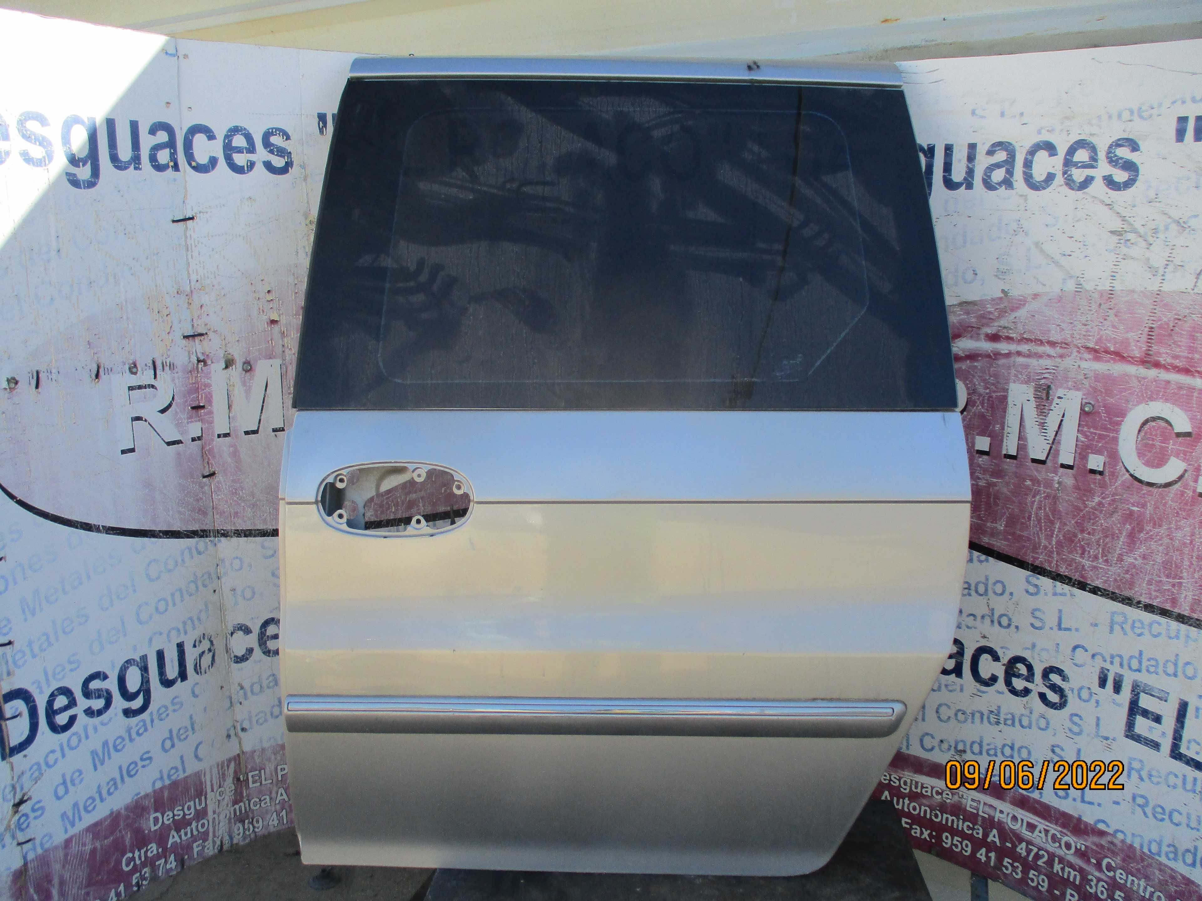 Recambio de puerta lateral corredera izquierda para kia carnival ii 2.9 cdri ex referencia OEM IAM   