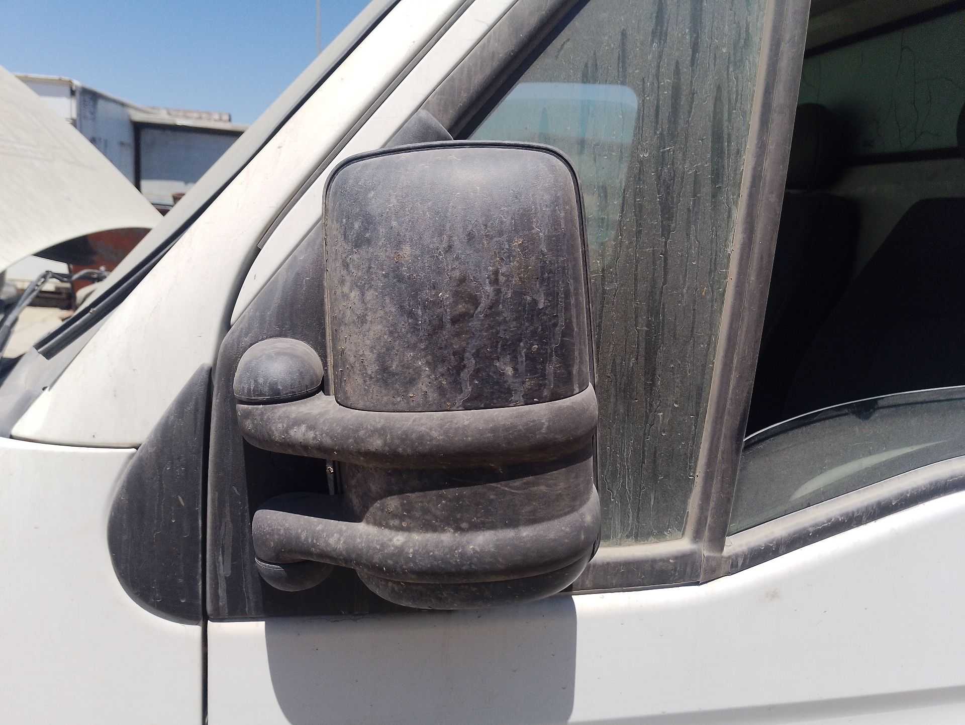 Recambio de retrovisor izquierdo para renault master ii furgoneta (fd) 2.2 dci 90 referencia OEM IAM   