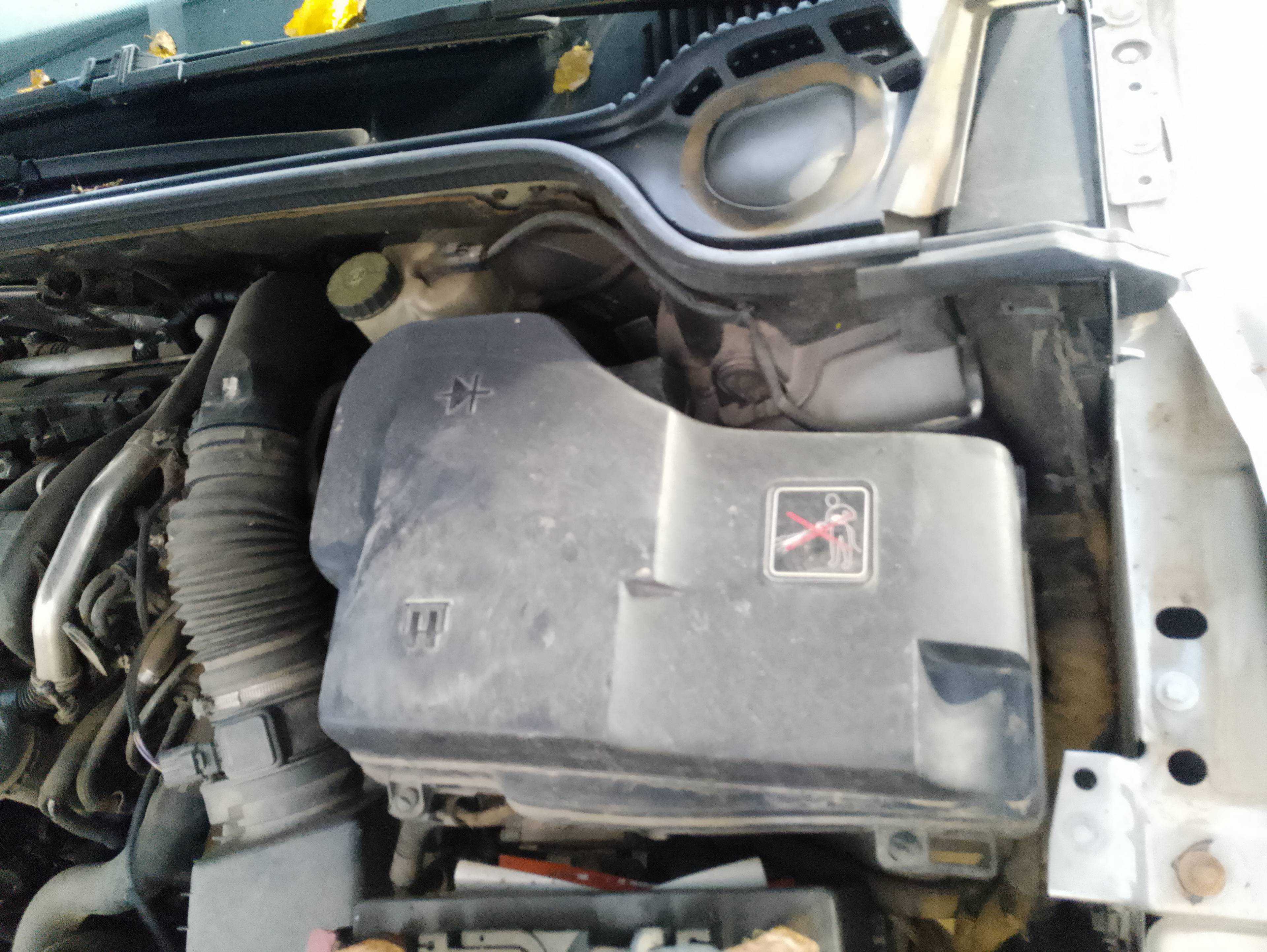 Recambio de caja reles / fusibles para peugeot 407 st confort referencia OEM IAM   
