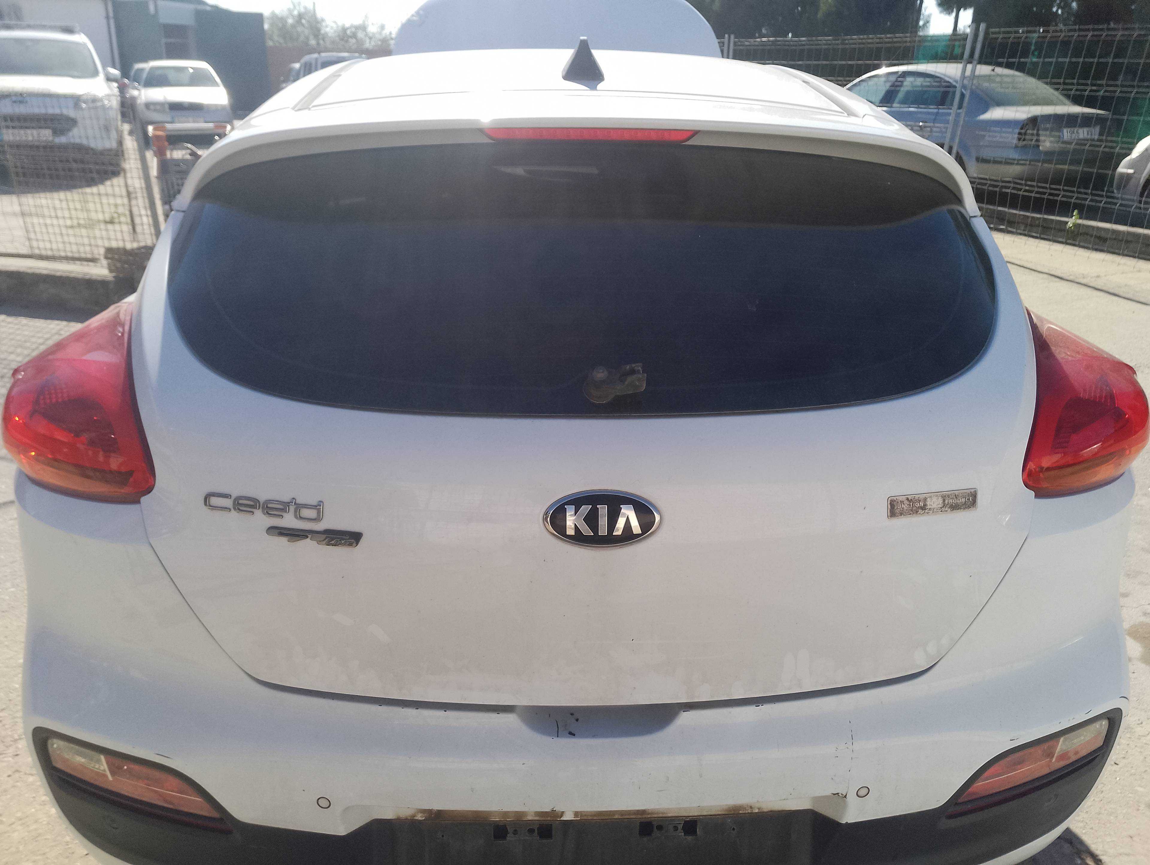 Recambio de porton trasero para kia cee´d business referencia OEM IAM   