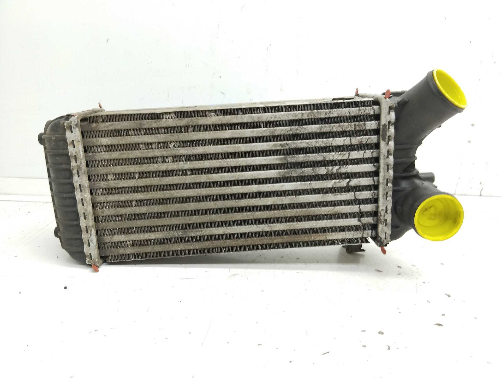 Recambio de intercooler para ford c-max titanium referencia OEM IAM 8V619L440CE T7052005 
