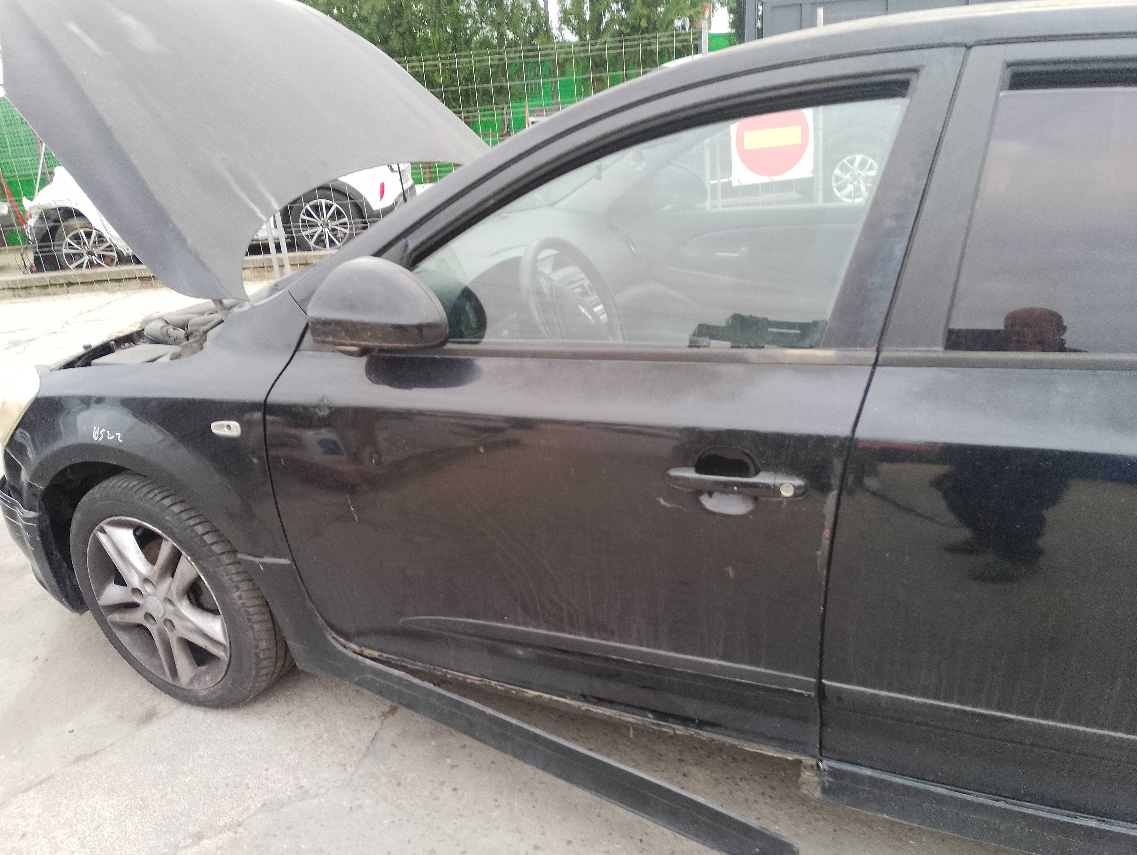 Recambio de puerta delantera izquierda para kia cee´d active referencia OEM IAM   
