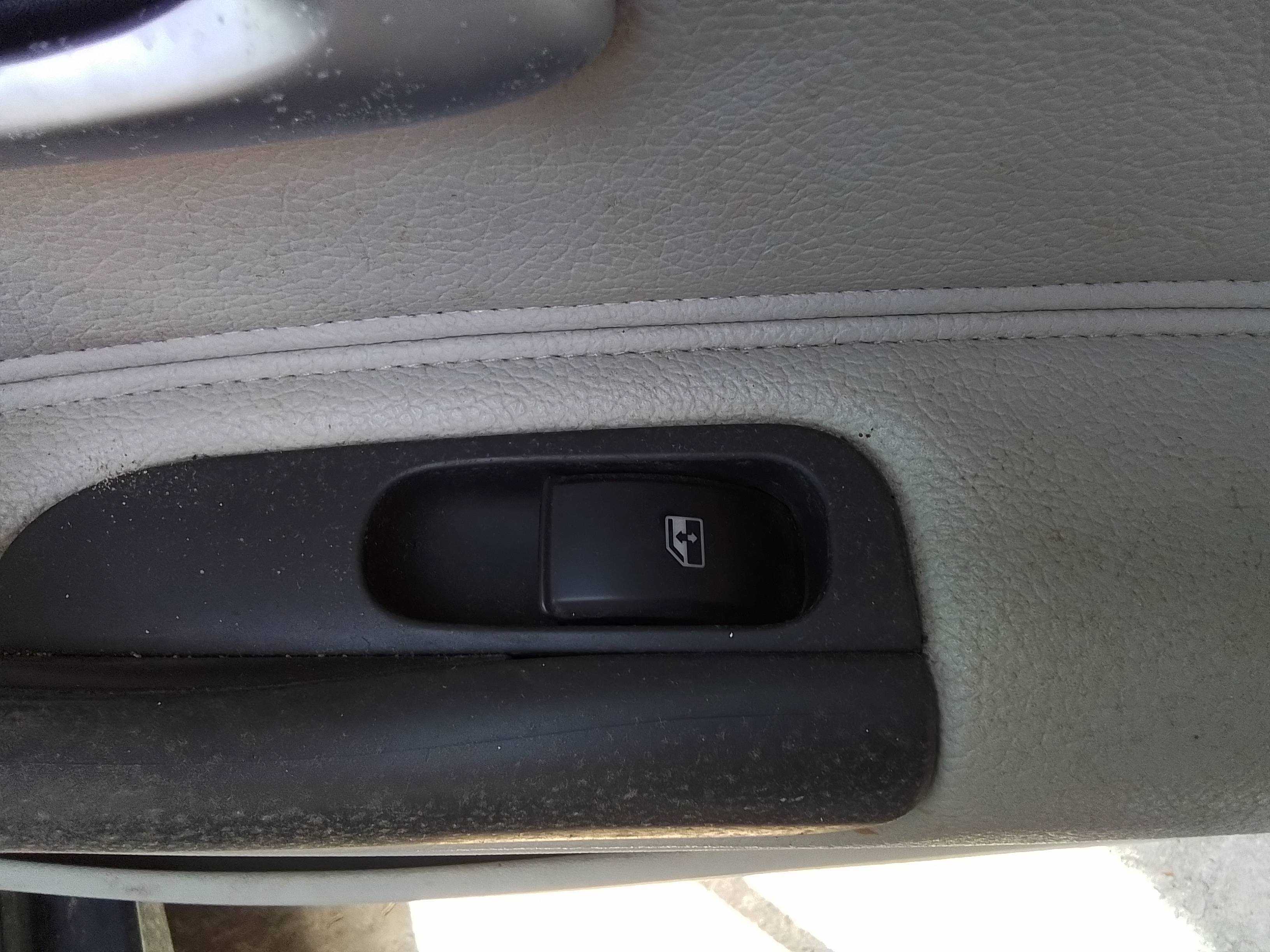 Recambio de mando elevalunas trasero derecho para saab 9-3 berlina 1.9 tid cat referencia OEM IAM   