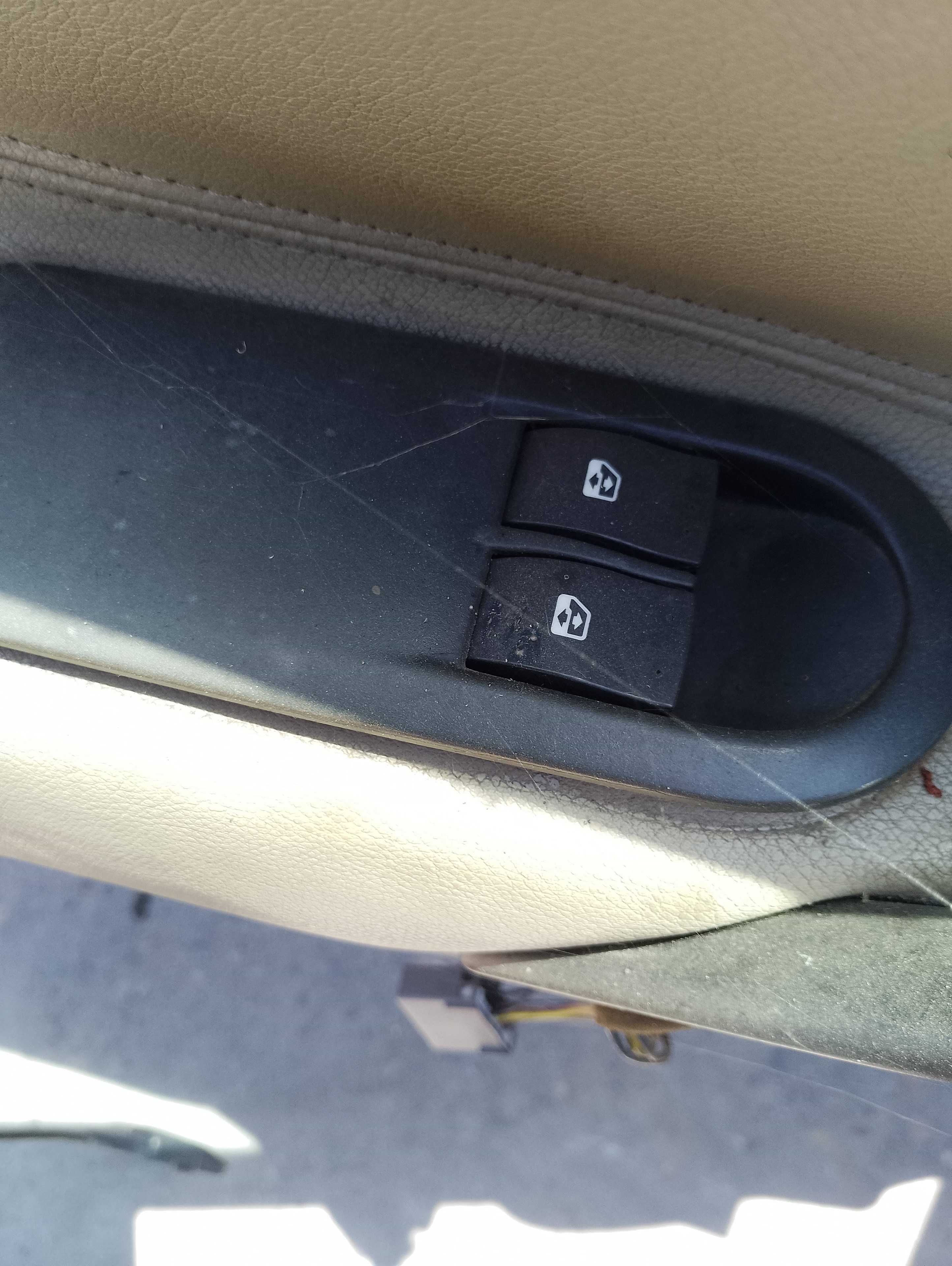 Recambio de mando elevalunas delantero izquierdo para renault megane ii berlina 3p confort dynamique referencia OEM IAM   