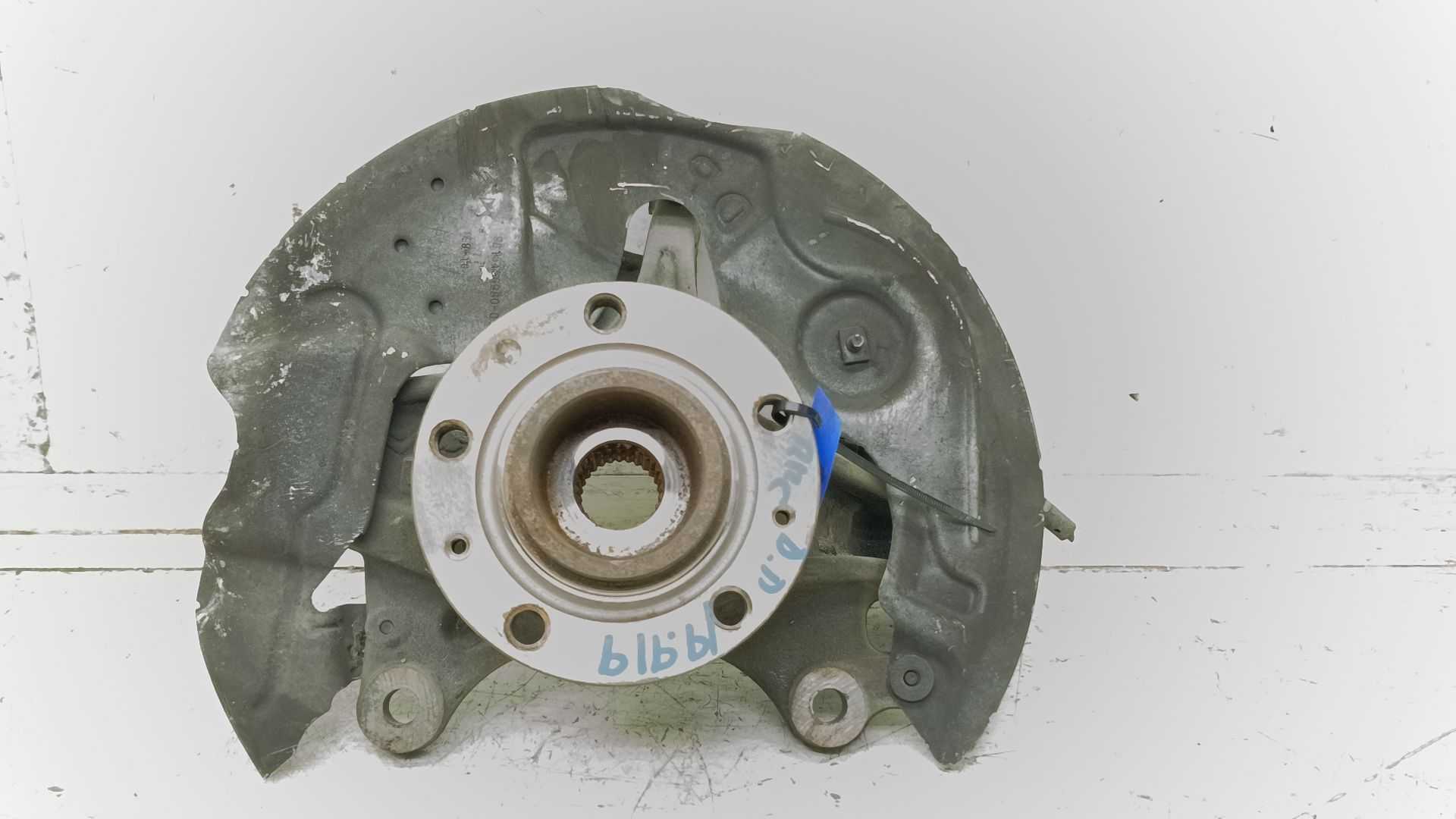 Recambio de mangueta delantera derecha para peugeot partner grip l1 referencia OEM IAM 1647857280  