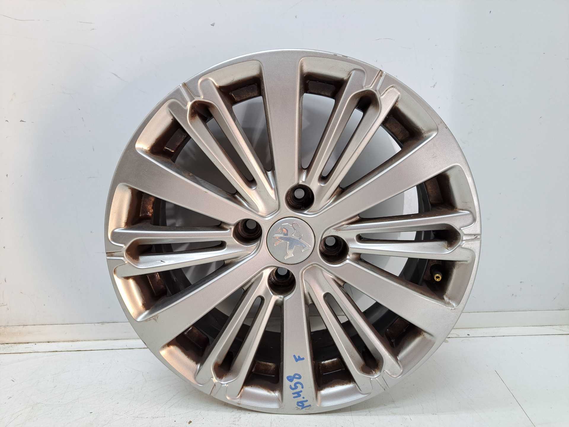 Recambio de llanta para peugeot 208 style referencia OEM IAM R16 9808137577 
