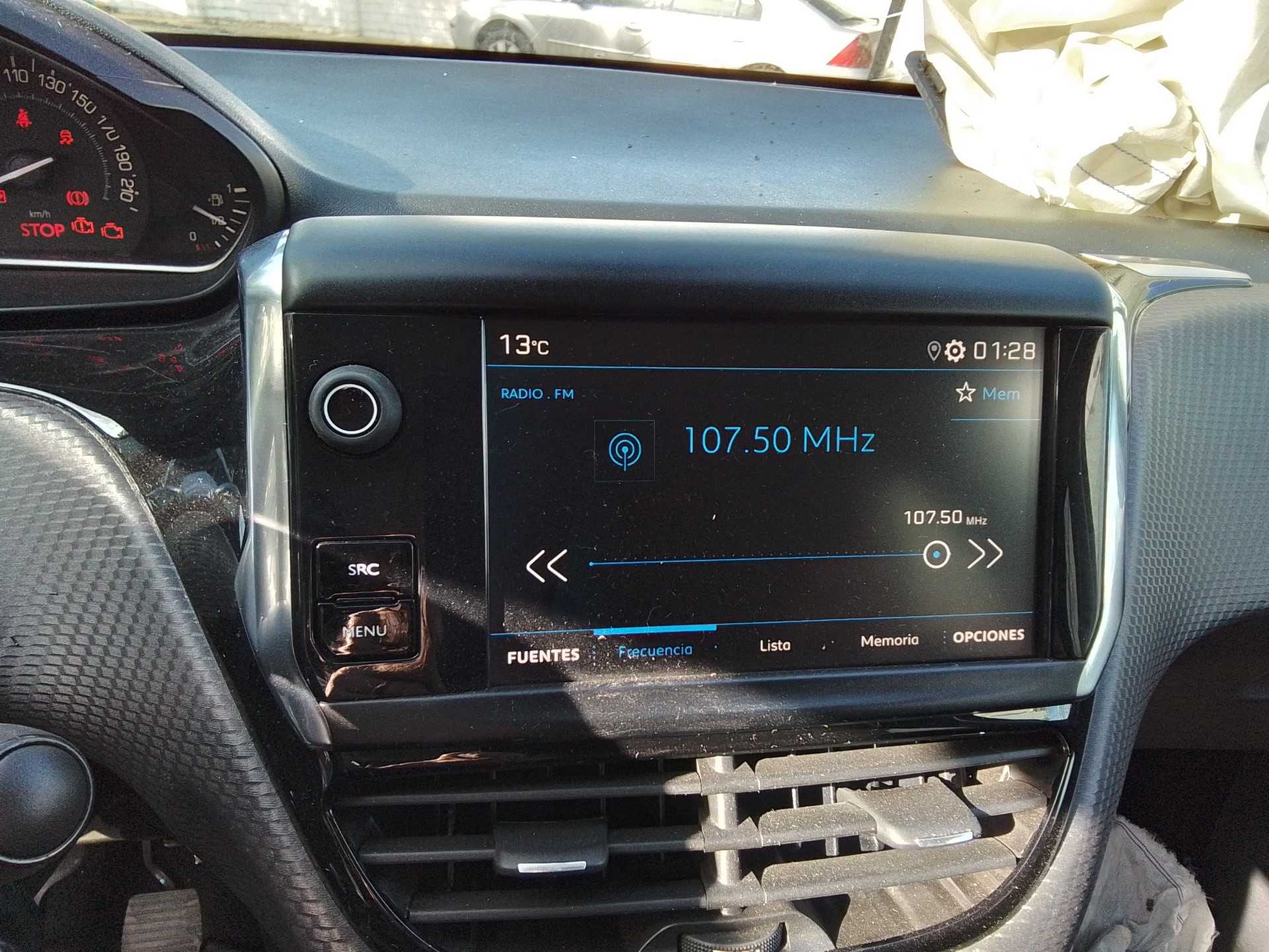 Recambio de pantalla multifuncion para peugeot 208 1.2 12v e-vti referencia OEM IAM 983164248000  