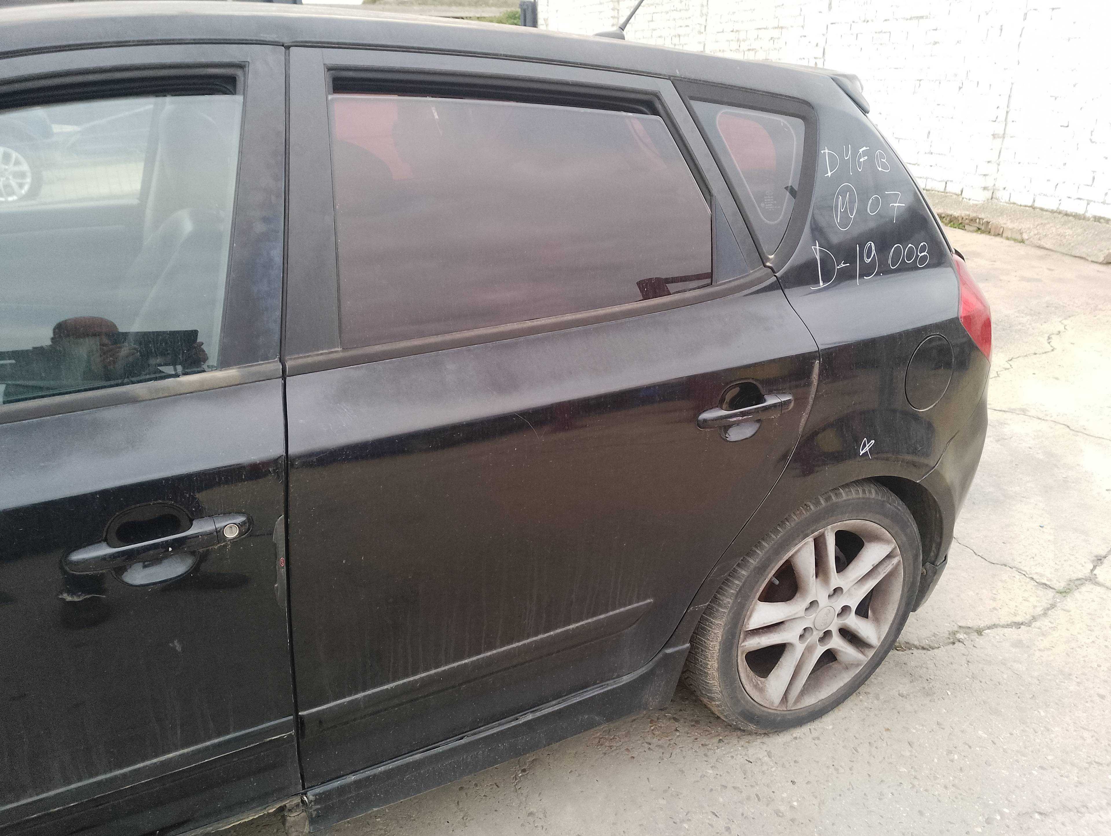 Recambio de puerta trasera izquierda para kia cee´d active referencia OEM IAM   