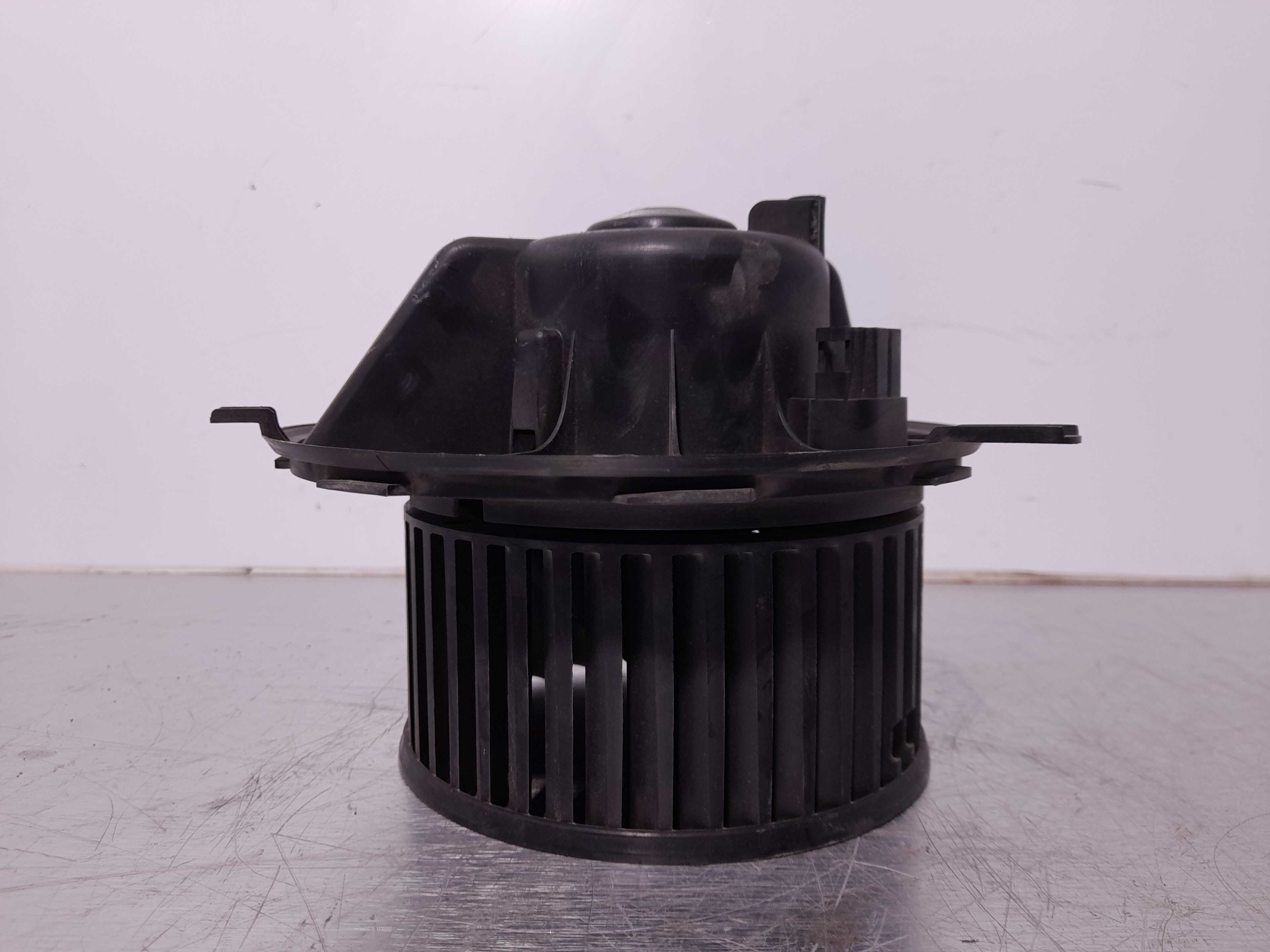 Recambio de motor calefaccion para skoda octavia berlina (1z3) active referencia OEM IAM 1K1819015 VALEO 