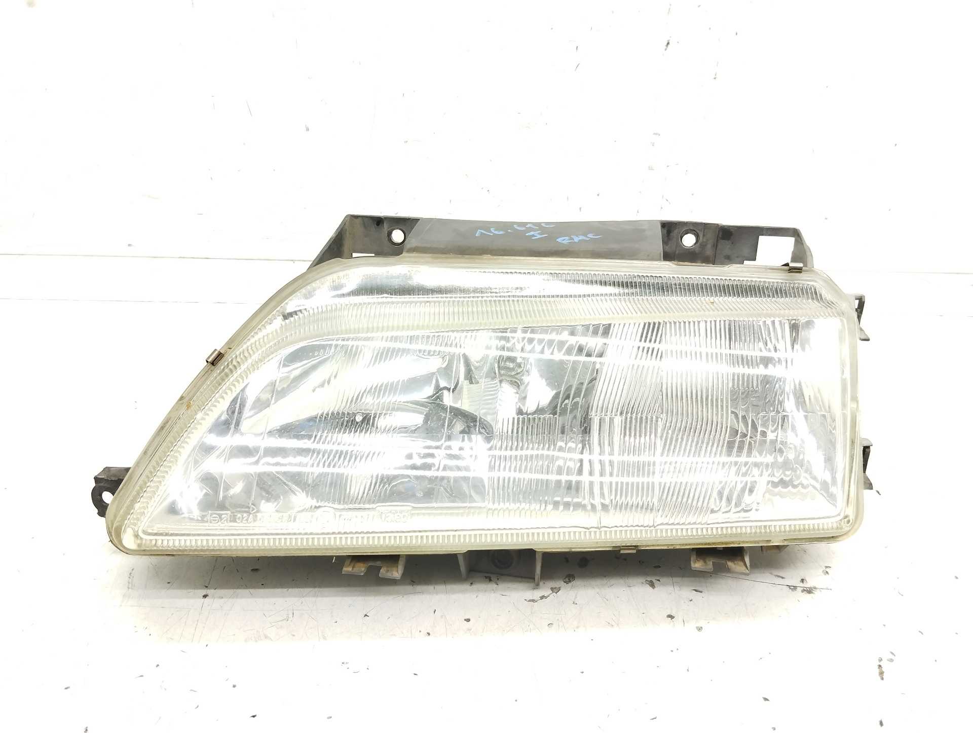 Recambio de faro izquierdo para citroën xantia berlina 2.0 hdi cat (rhy / dw10td) referencia OEM IAM 88205035G  