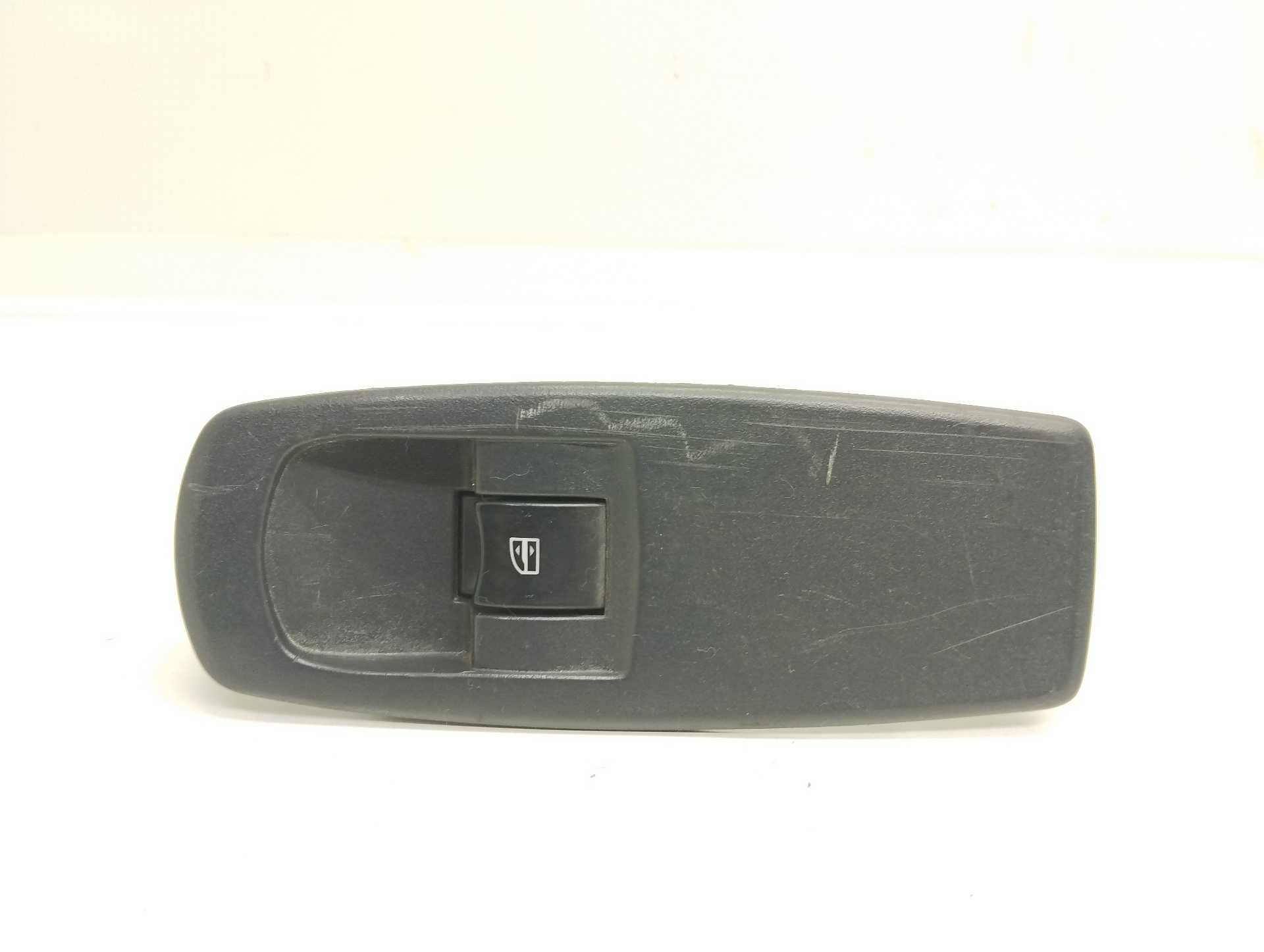 Recambio de mando elevalunas delantero derecho para renault koleos bose edition referencia OEM IAM 25411JY00A  